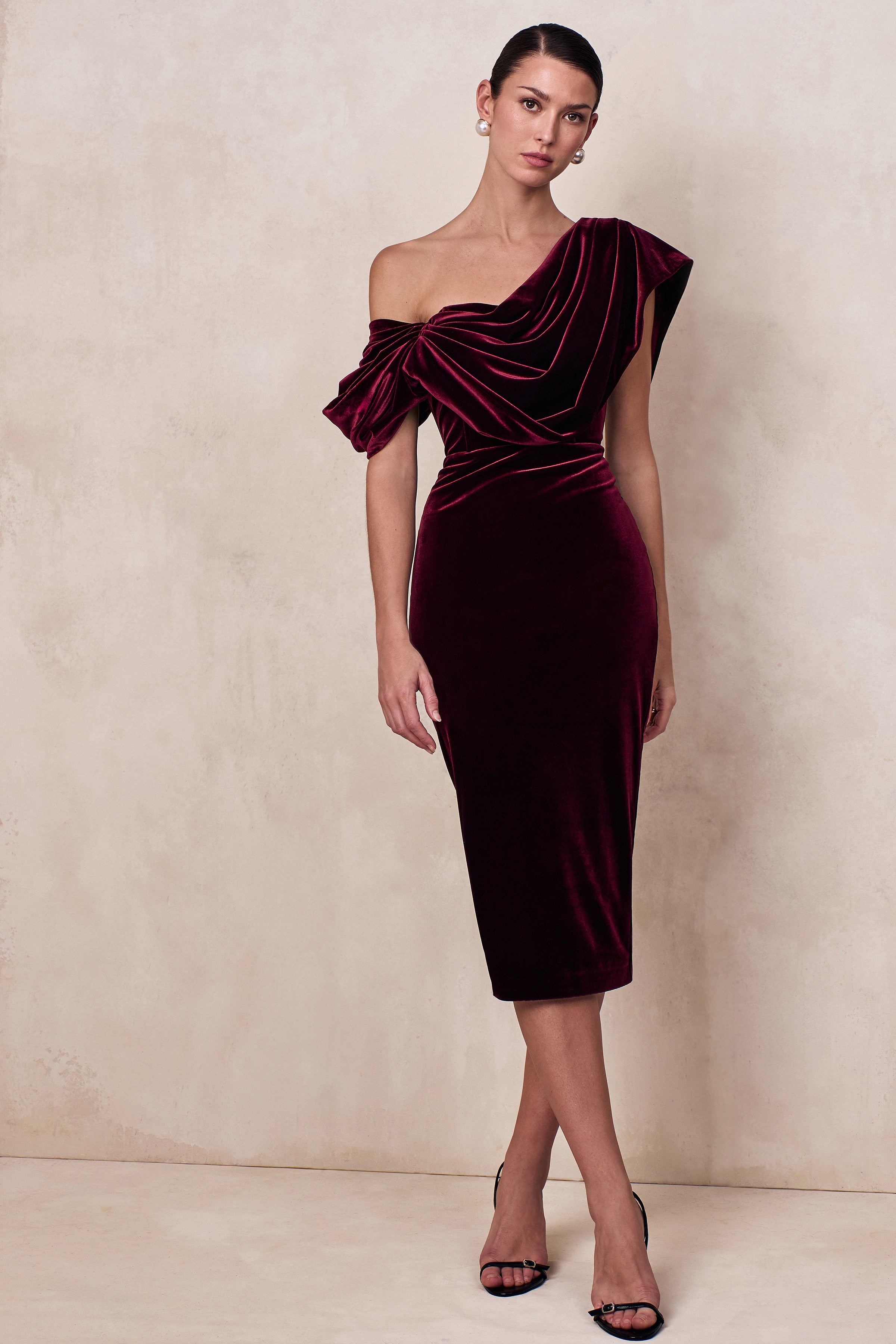 red high neck split sleeve velvet draped midi dress High End | Burgundy Velvet Asymmetric-Neck Midi Dress With Draped Detailing