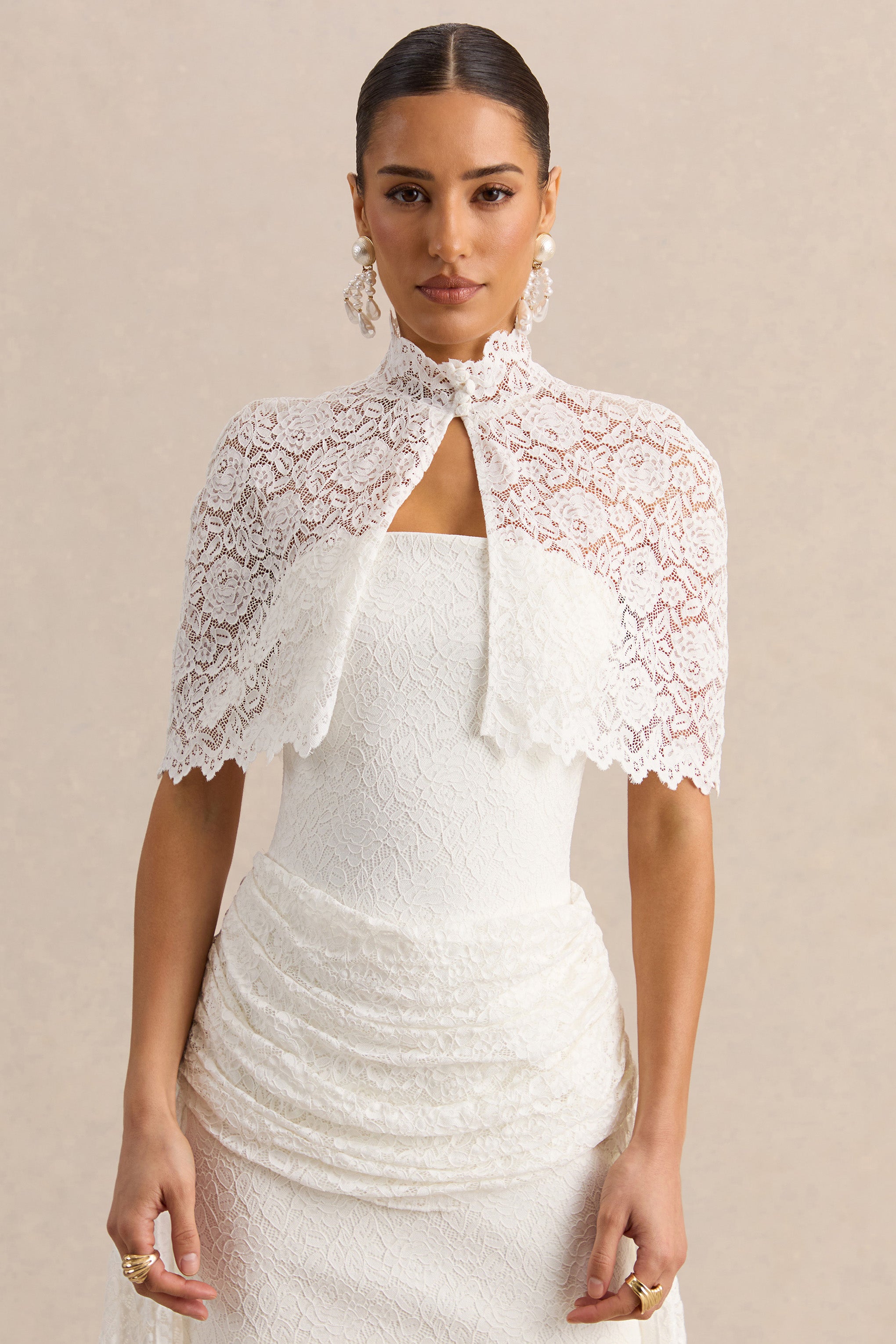 Caliro | White Lace High-Neck Short Cape