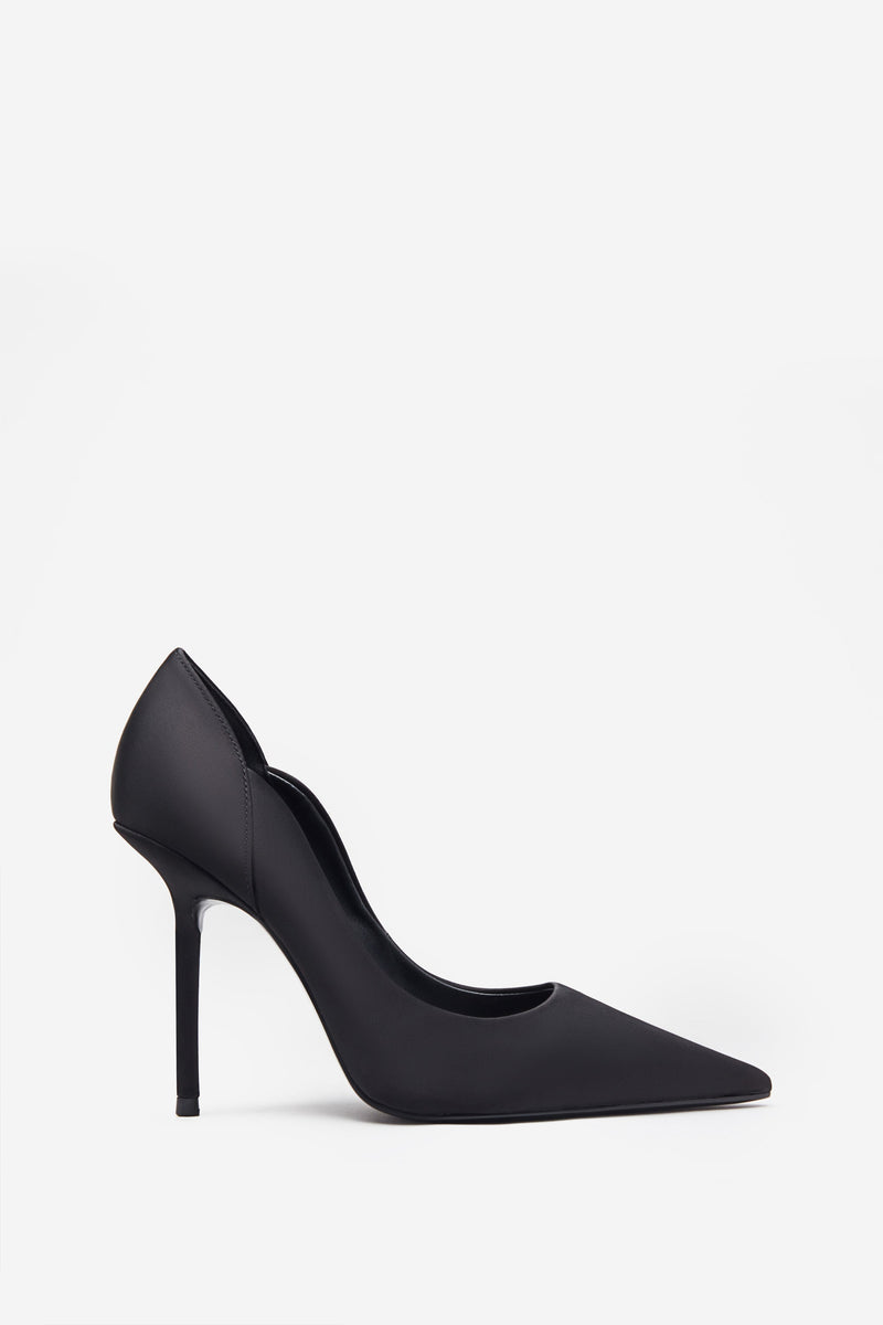  Black Pointed Toe Pumps