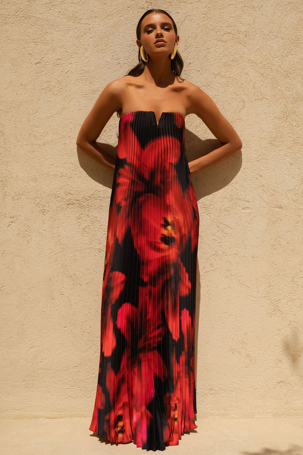 Bergamot Black And Red Floral Print Satin Sweetheart Maxi Dress Club L London - USA Bergamot Black And Red Floral Print Satin Sweetheart Maxi Dress Club L London - USA