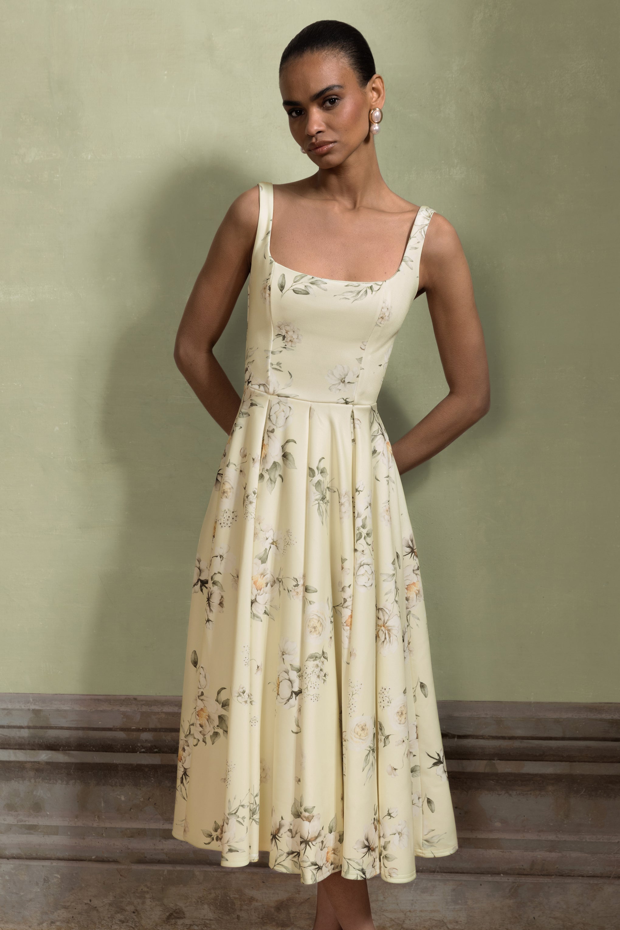 Lissa | Lemon Floral Bouquet Print Square-Neck Midi Dress – Club L