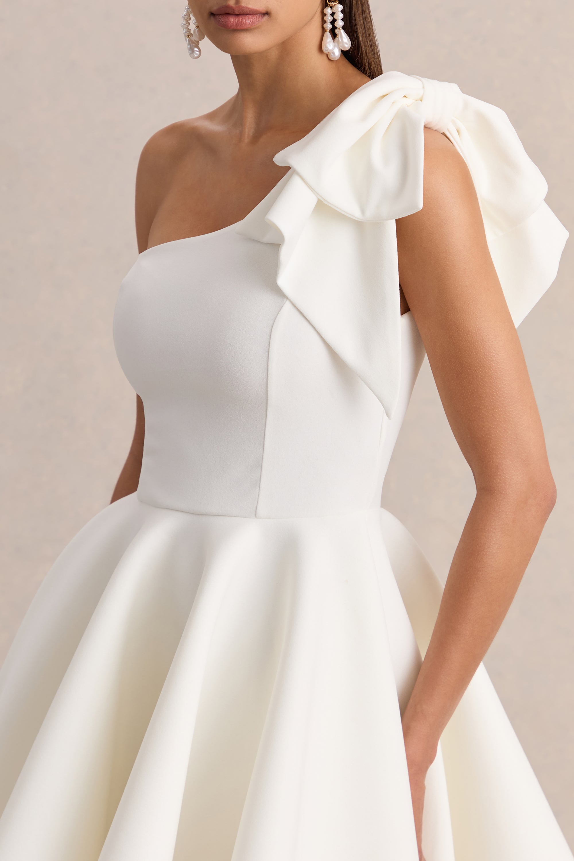 asymmetric neckline mini dress US 6 / WHITE
