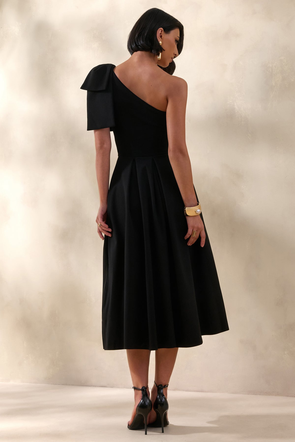 Meria Black Asymmetric-Neck Midi Dress With Bow-Sleeve Club L London - USA Meria Black Asymmetric-Neck Midi Dress With Bow-Sleeve Club L London - USA