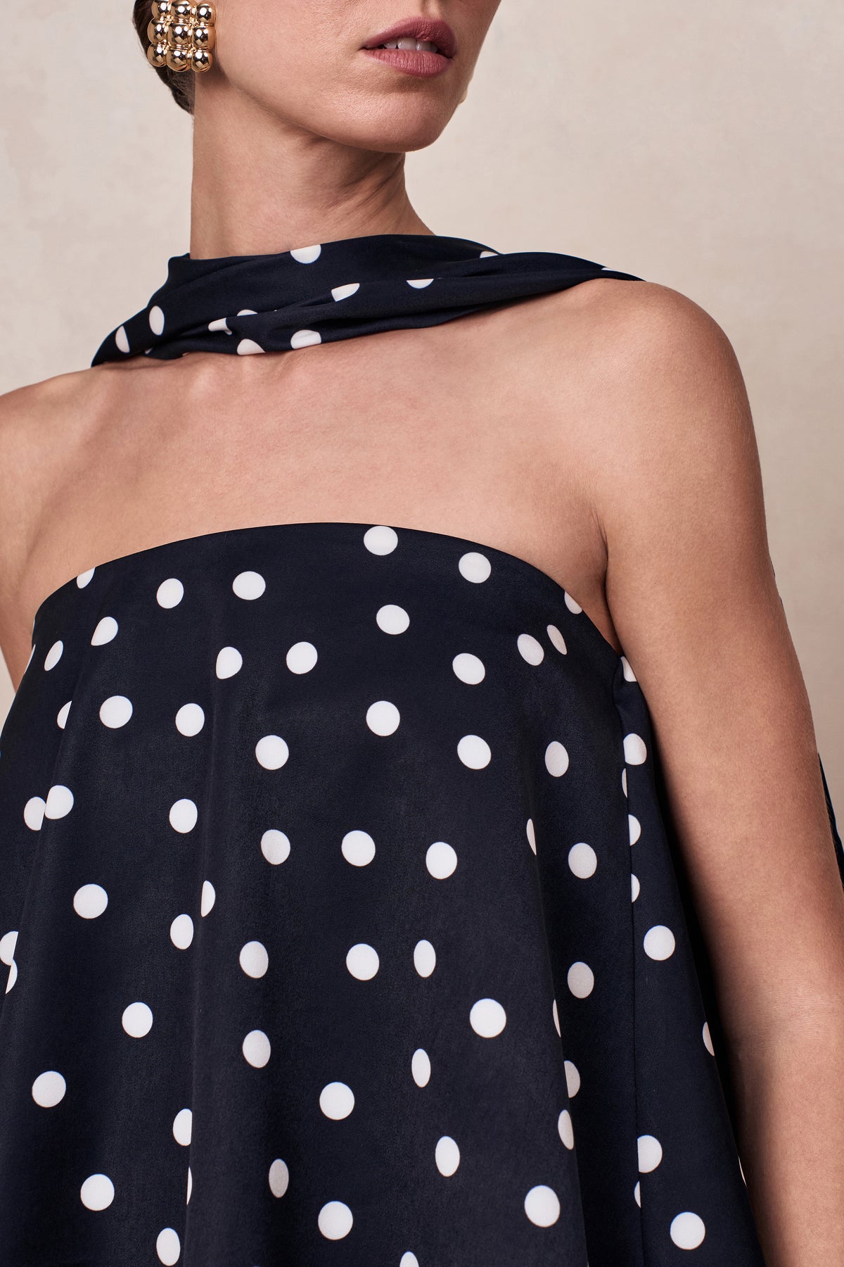 ECM_CL137199001 - Evandra _ Black & White Satin Polka Dot Bandeau Top With Scarf 05.jpg