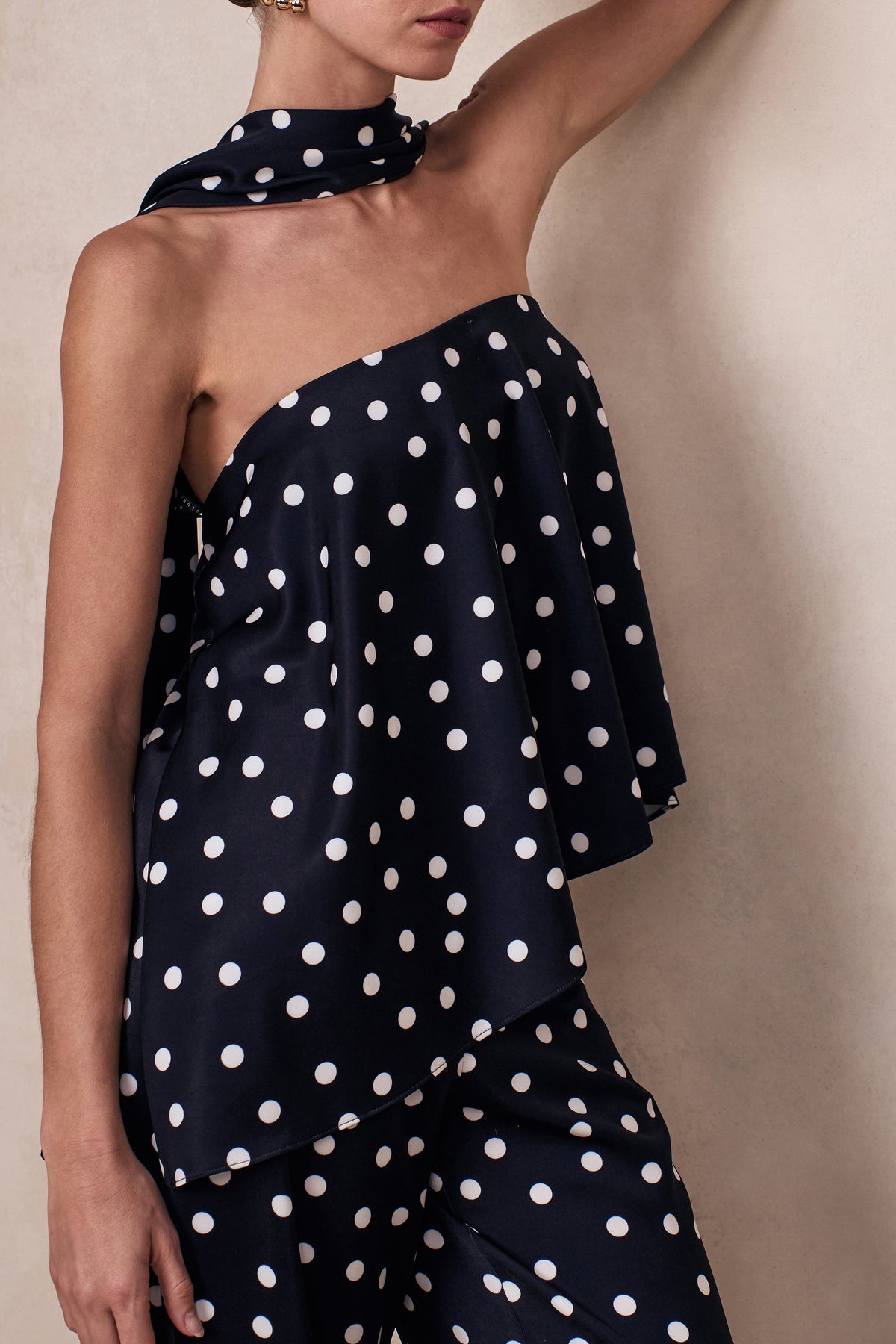 ECM_CL137199001 - Evandra _ Black & White Satin Polka Dot Bandeau Top With Scarf 09.jpg