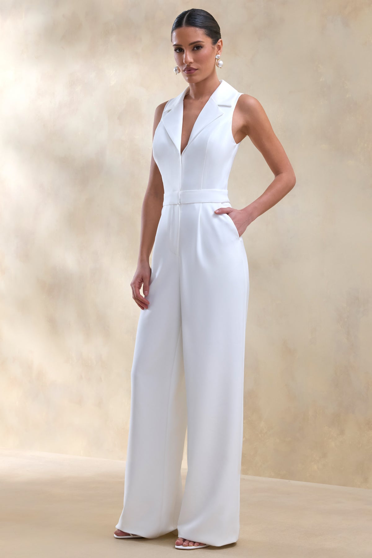 Brillora | White Plunge-Neck Tailored Jumpsuit Brillora | White Plunge-Neck Tailored Jumpsuit