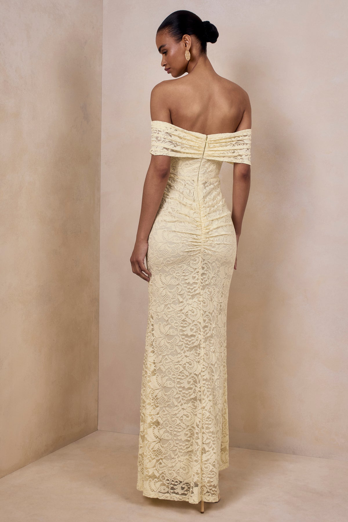 Aries | Lemon Lace Bardot-Neck Maxi Dress With Gathered Detailing - UK 6 Lemon Aries | Lemon Lace Bardot-Neck Maxi Dress With Gathered Detailing - UK 6 Lemon