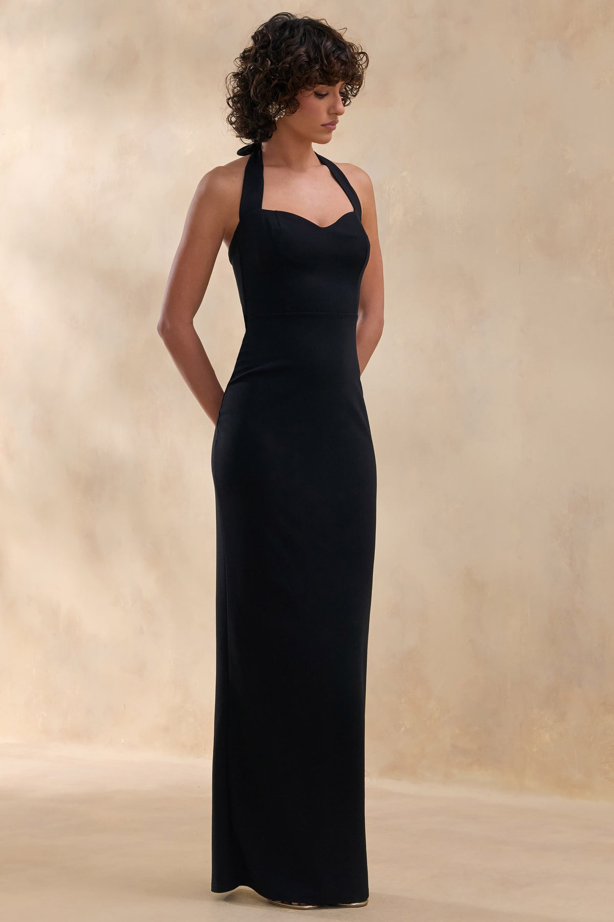ECM_HR_CL137273001---Robyn-_-Black-Sweetheart-Neck-Maxi-Dress-1.jpg