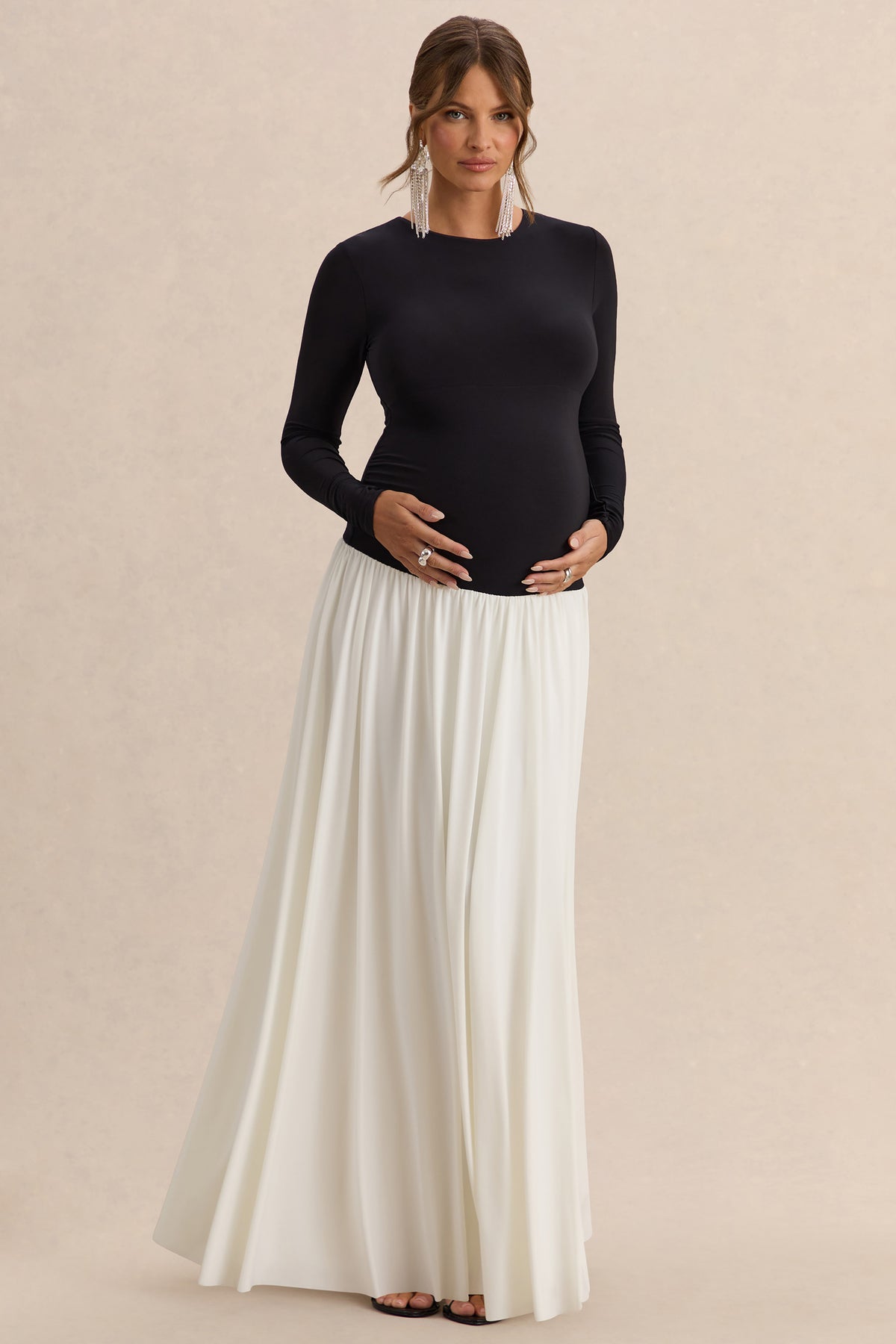 ECM_HR_CL137369141----Monroe-Black-And-White-Crew-Neck-Maternity-Maxi-Dress-With-Drop-Waist-3.jpg