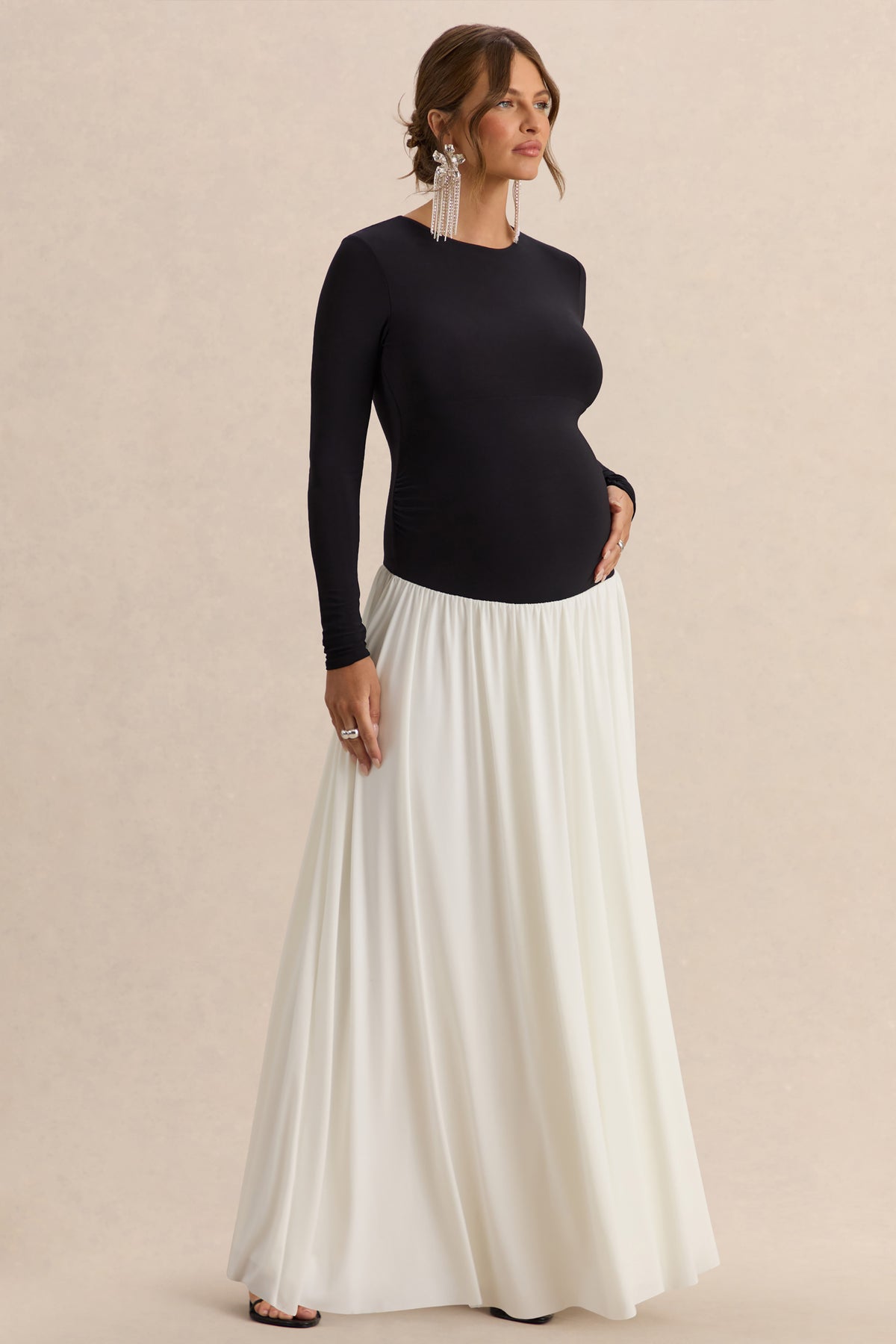 ECM_HR_CL137369141----Monroe-Black-And-White-Crew-Neck-Maternity-Maxi-Dress-With-Drop-Waist-5.jpg