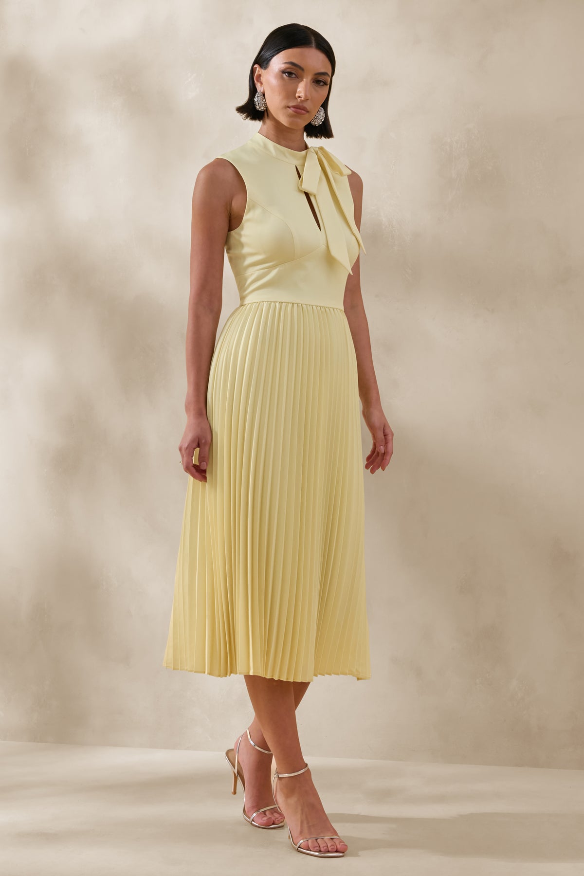 Avalon Lemon Midi Dress With Pleated Skirt And Bow-Detail – Club L London Avalon Lemon Midi Dress With Pleated Skirt And Bow-Detail – Club L London