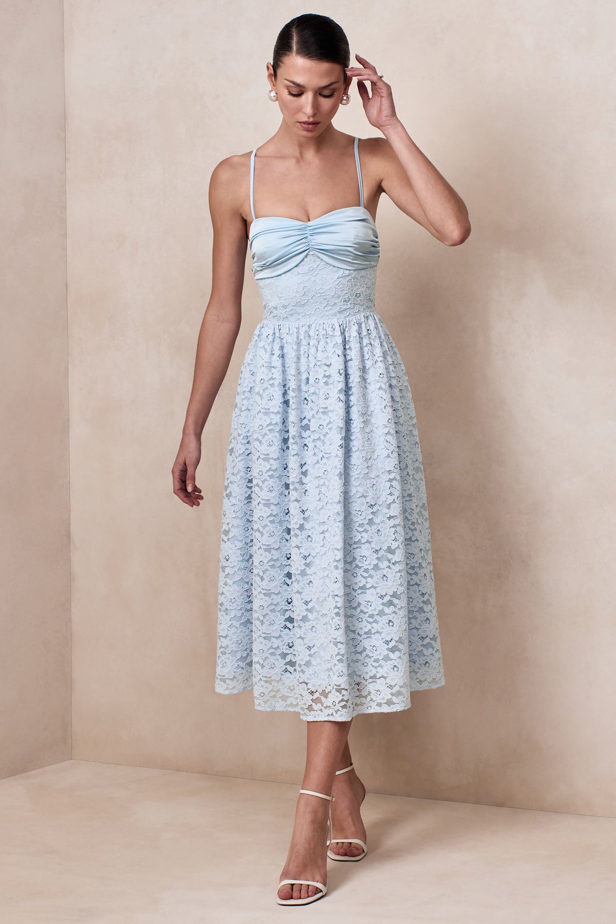 Gloriana Powder Blue Lace Sweetheart-Neck Midi Dress – Club L London