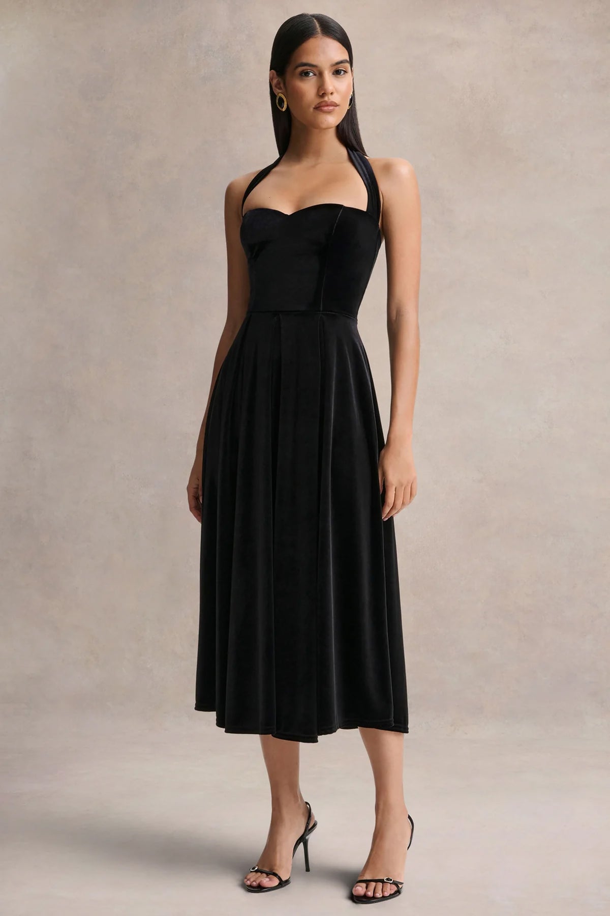 Esmeray Black Velvet Sweetheart-Neck Midi Dress – Club L London