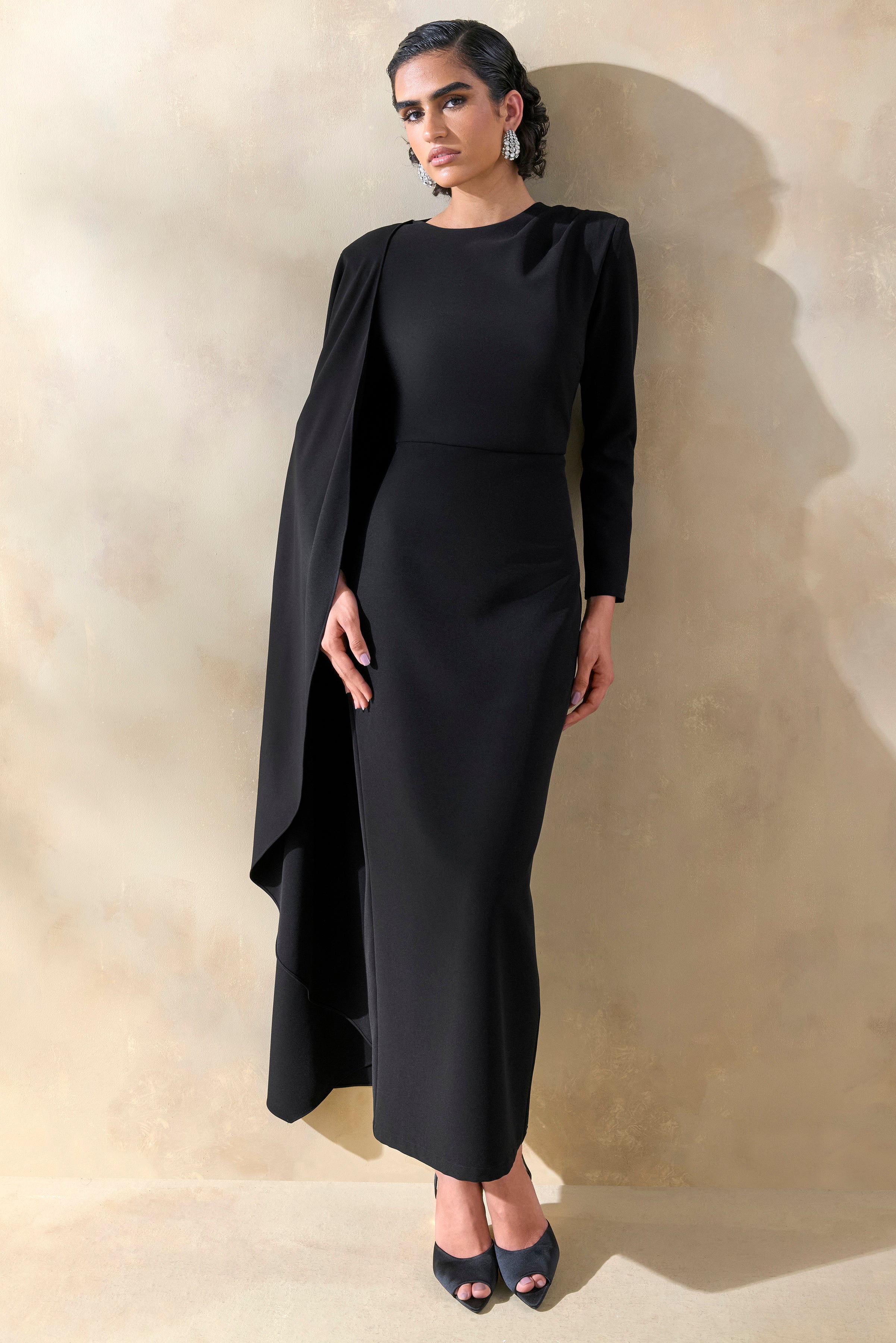 Jovea | Black Round-Neck Maxi Dress With Cape-Sleeve – Club L
