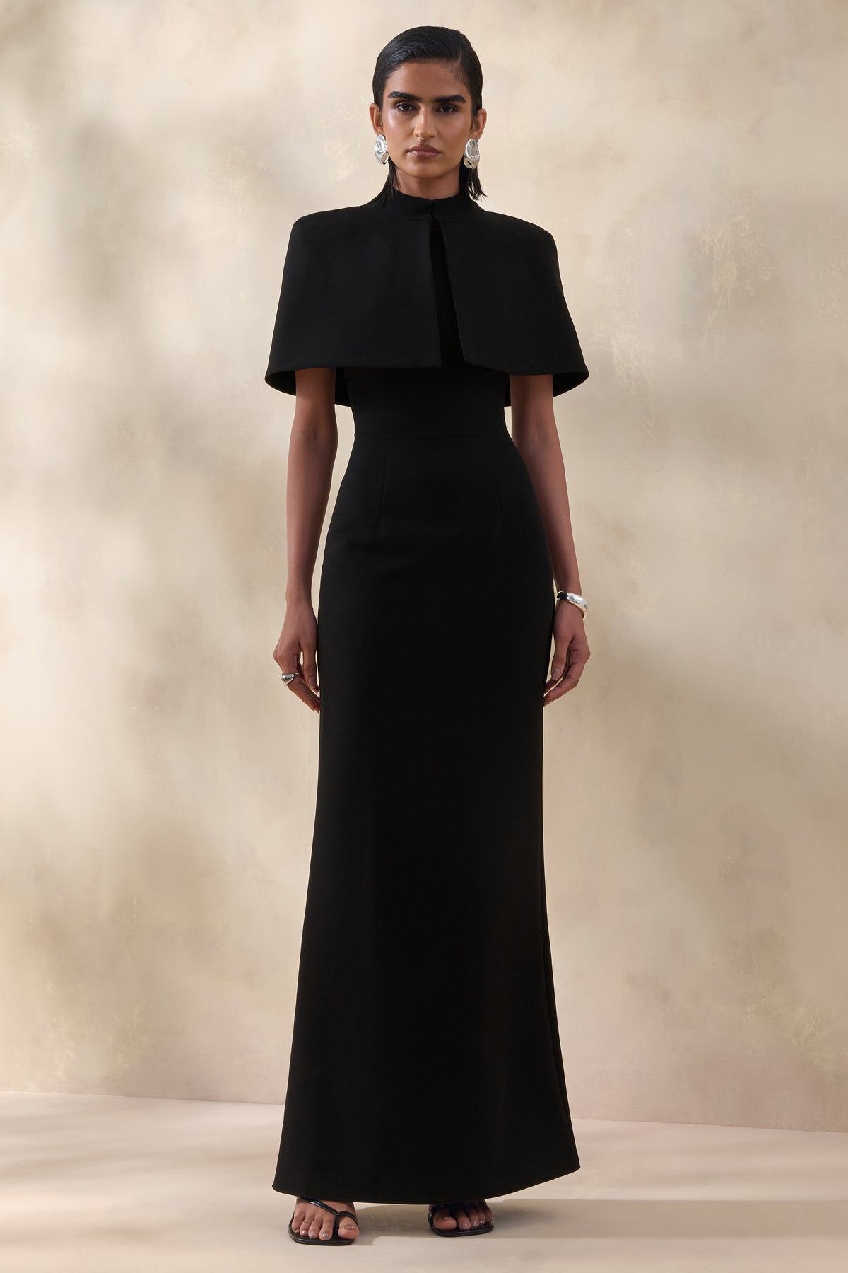ECM_HR_CL138005001 - Deva | Black High-Neck Cape + ECM_HR_CL138005001 - Deva | Black High-Neck Cape 1.jpg