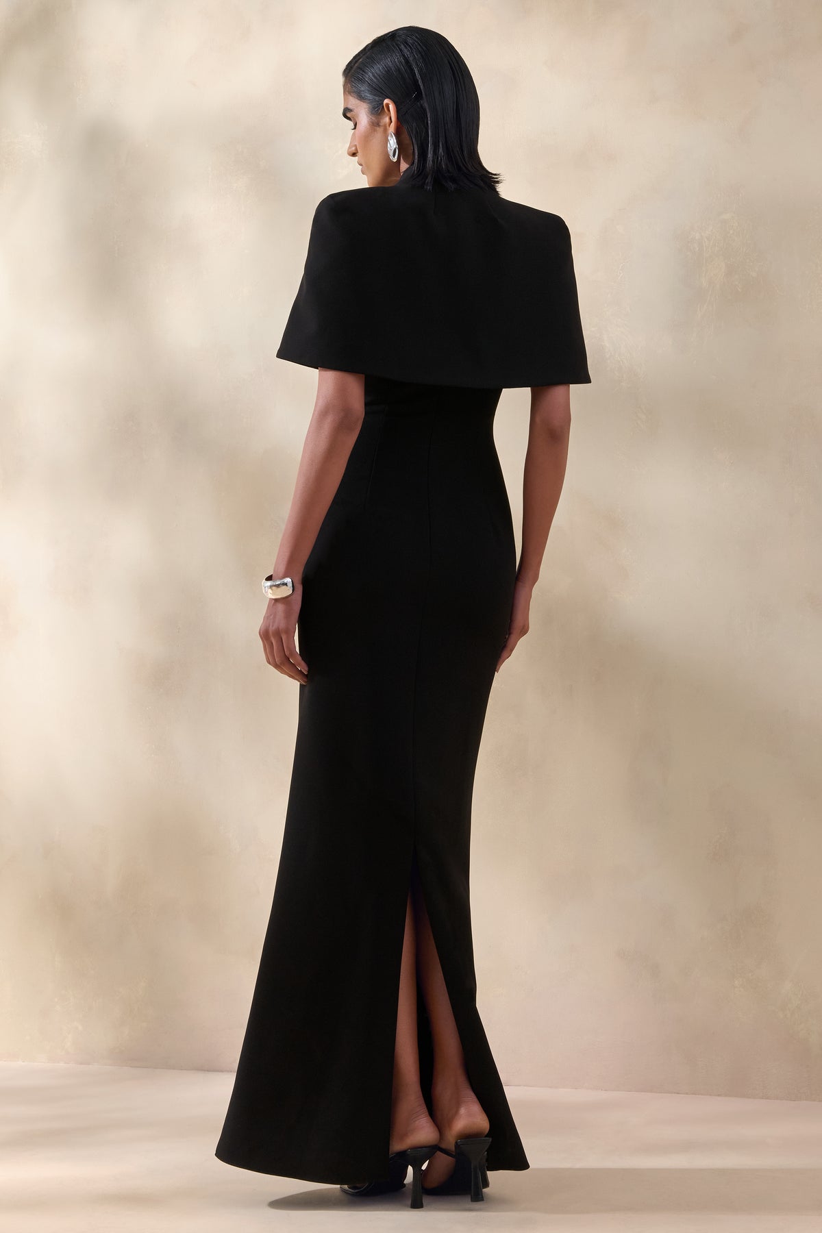 ECM_HR_CL138005001 - Deva | Black High-Neck Cape + ECM_HR_CL138005001 - Deva | Black High-Neck Cape 3.jpg