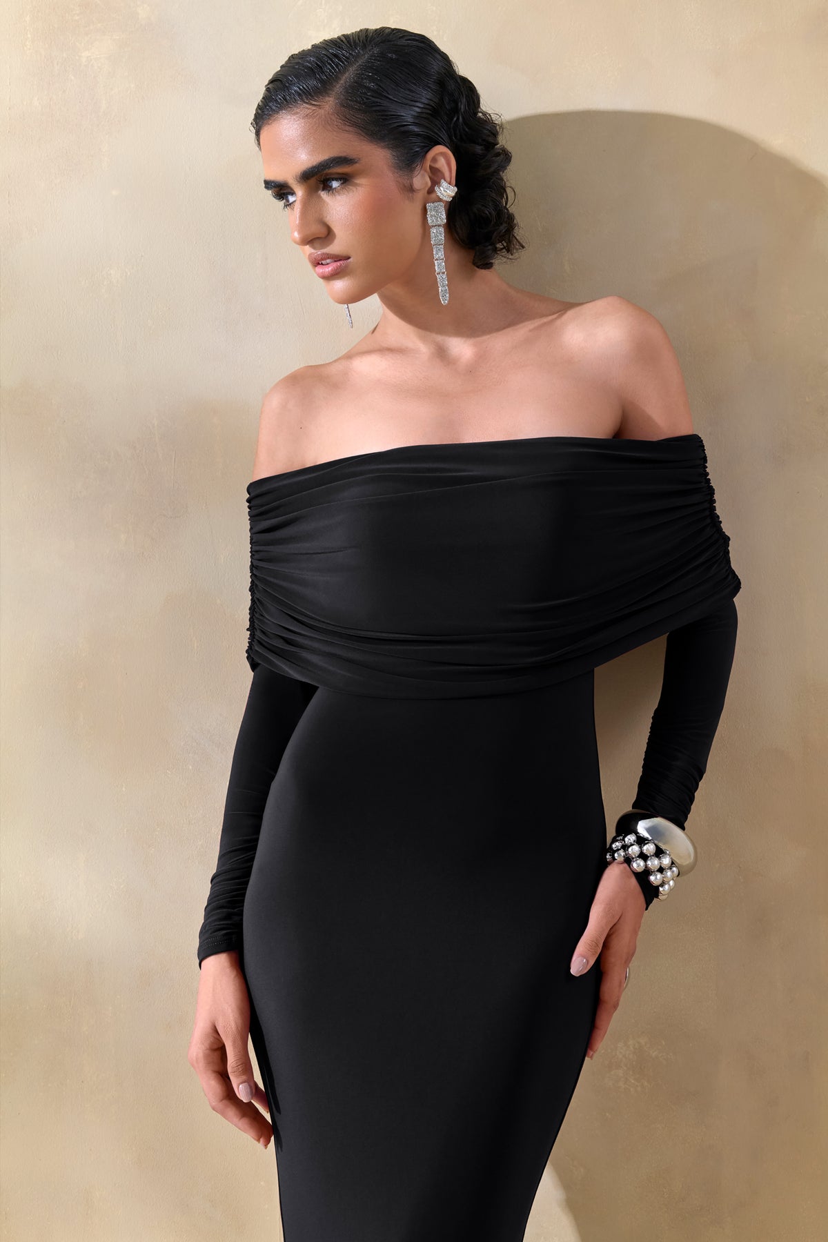 ECM_HR_CL137766001---Brisea-_-Black-Bardot-Neck-Maxi-Dress-4.jpg