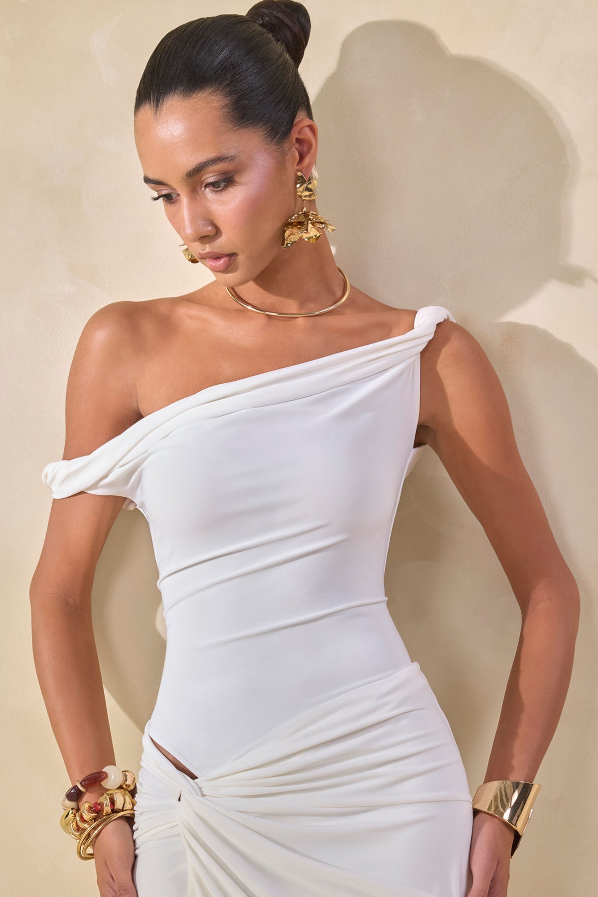 ECM_HR_CL137817110---Kesia-White-Twisted-Asymmetric-Bodysuit-+-ECM_HR_CL137833110---Idris-White-Twisted-Waist-Maxi-Skirt-With-Front-Split3 copy.jpg