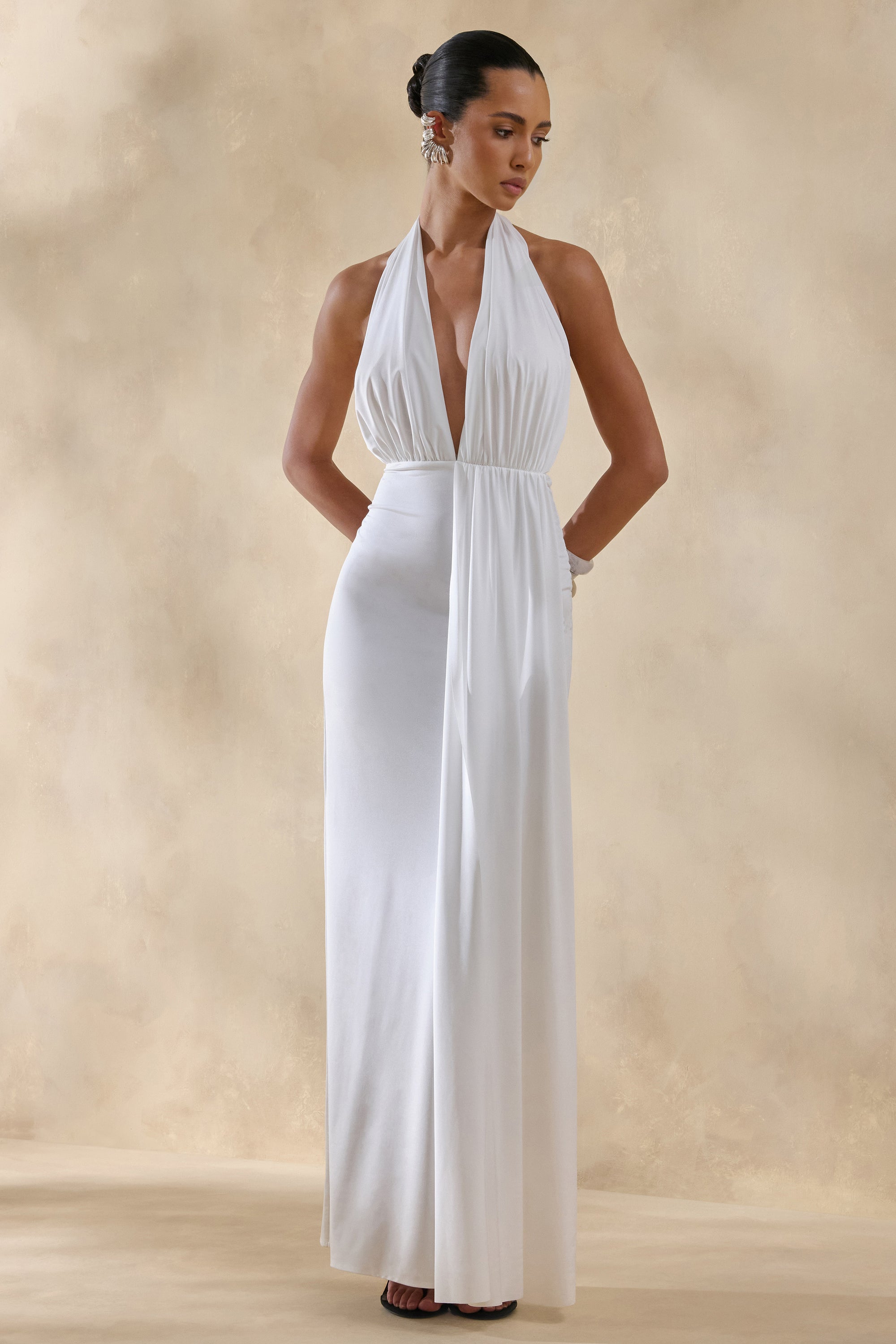 Doria | White Plunge-Neck Maxi Dress – Club L London