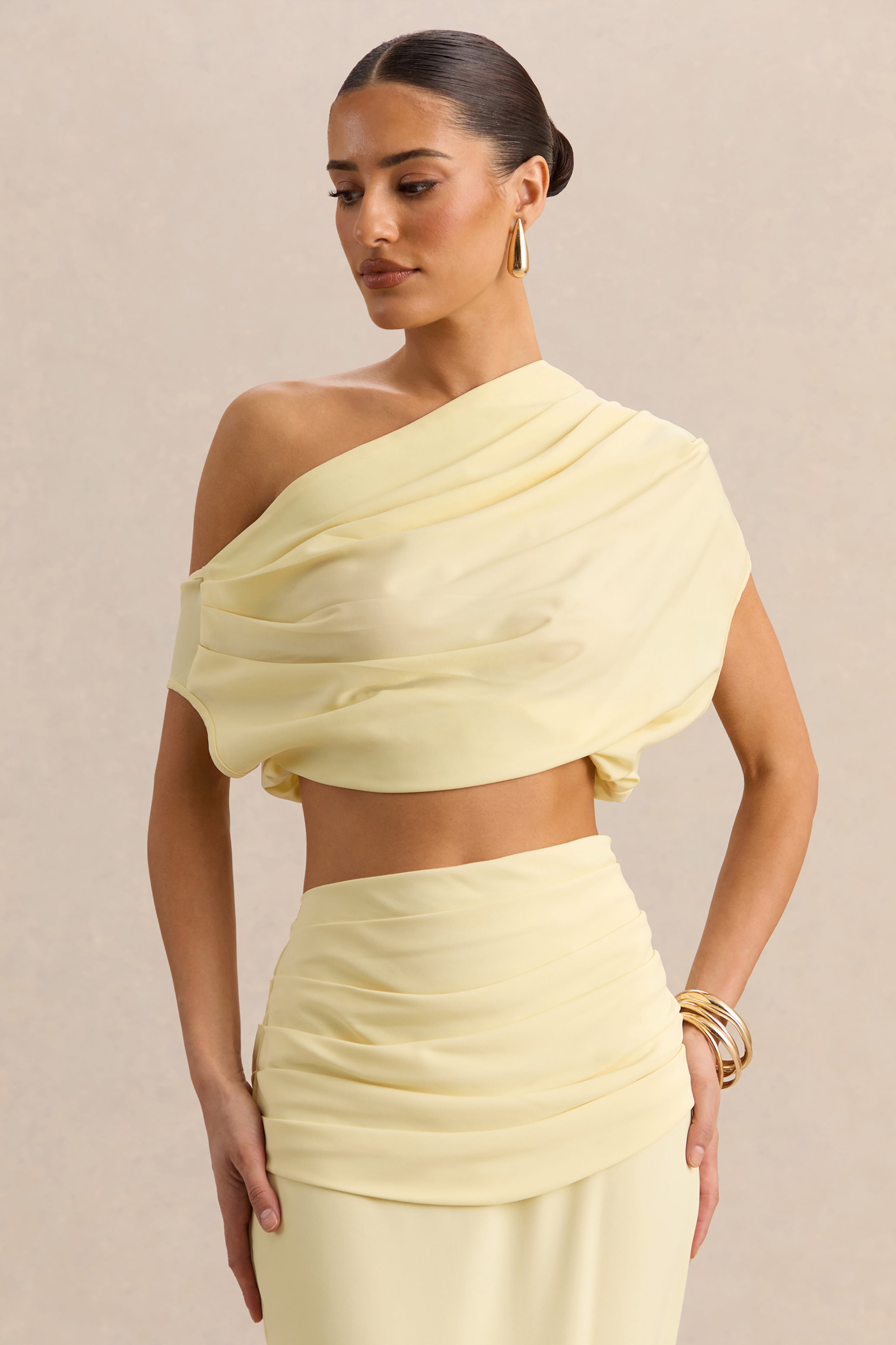 【新品未使用】NOTREemor asymmetry tulle tops Yaselle | Lemon Satin Asymmetric-Neck Crop-Top – Club L London - USA