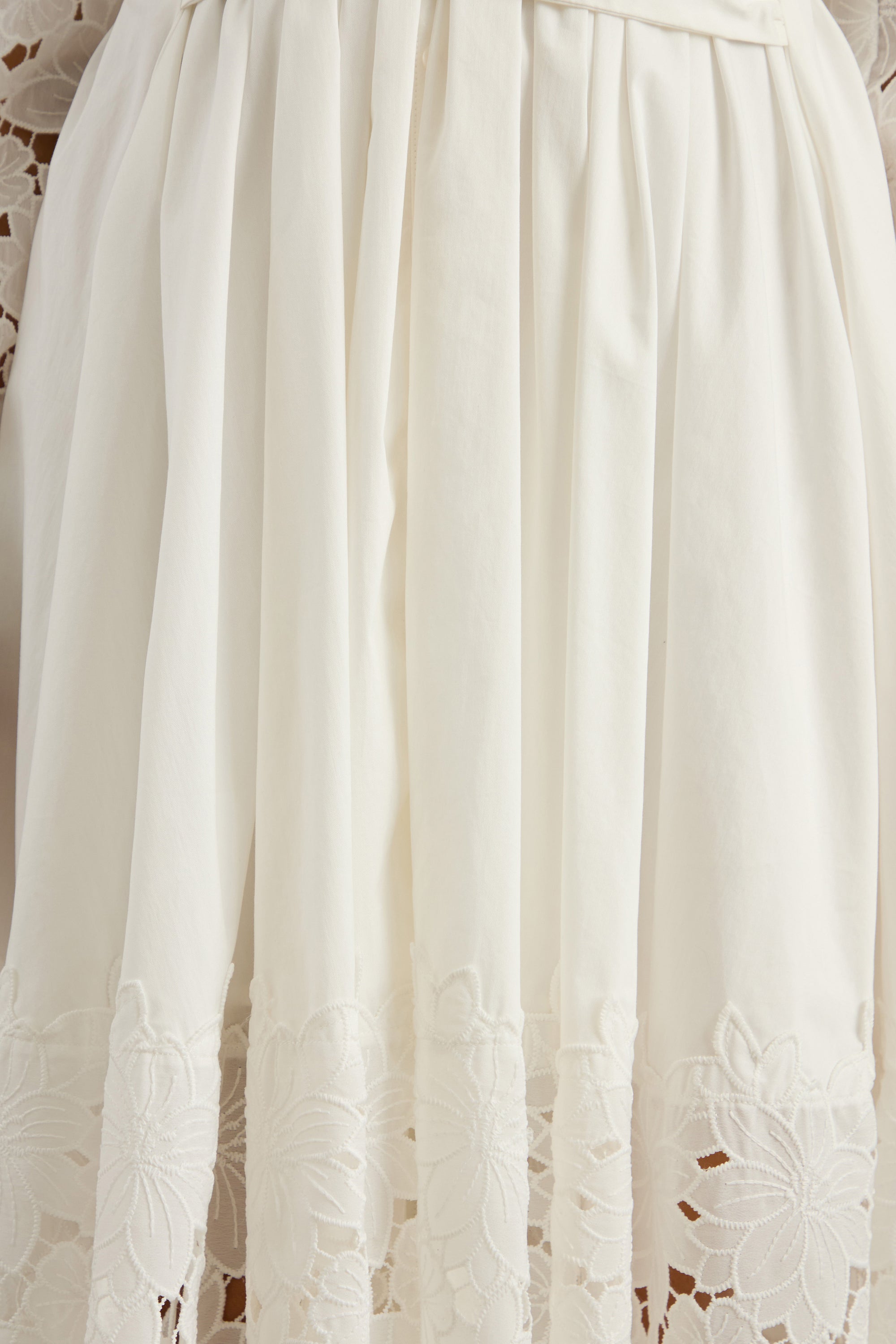 ECM_HR_CL137928110_Zalynne_White 113.jpg