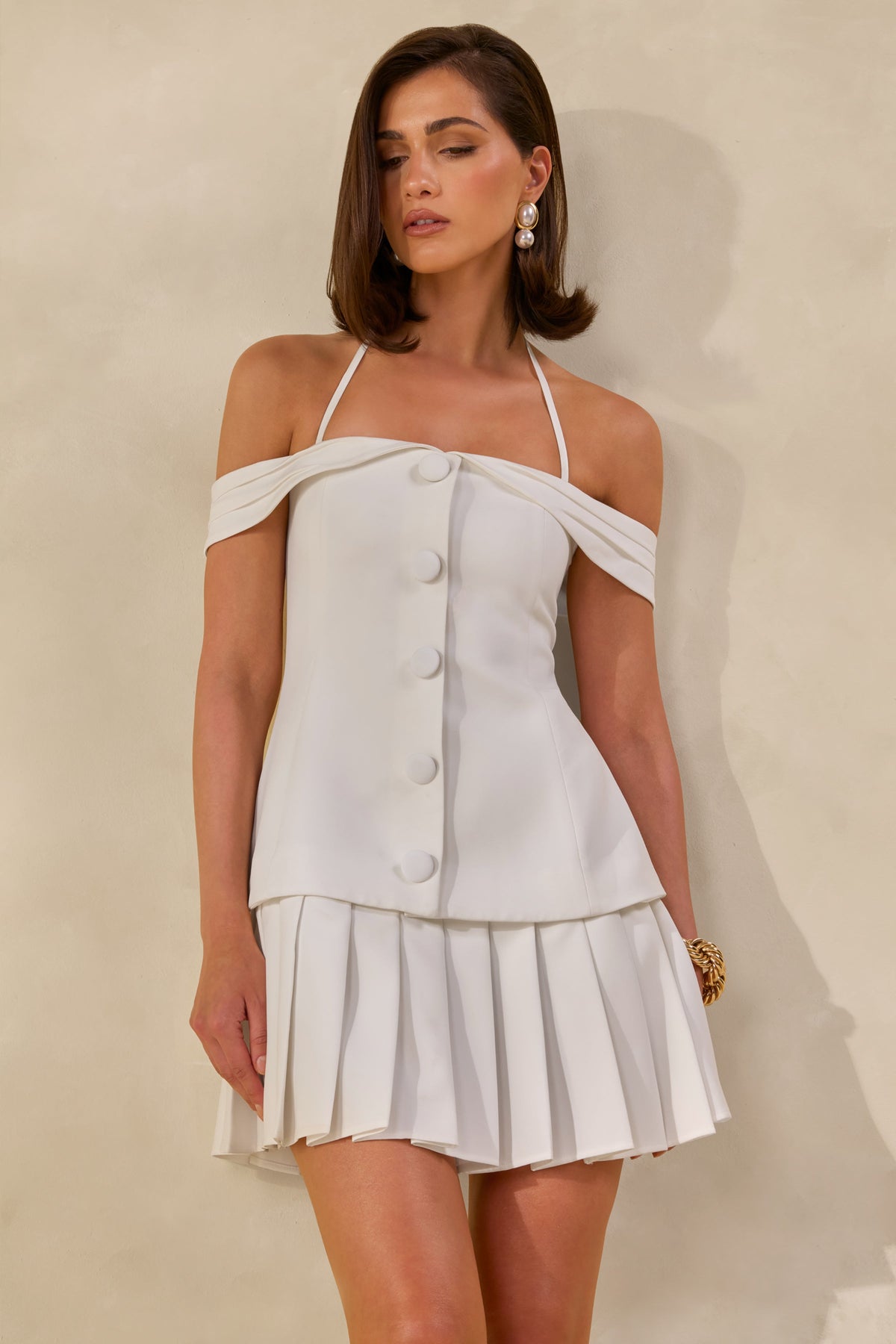 CL13809211006_ECM_HR_CL138092110---Celeta-_-White-Bardot-Neck-Mini-Dress-With-Button-Detailing-And-Pleated-Hem6