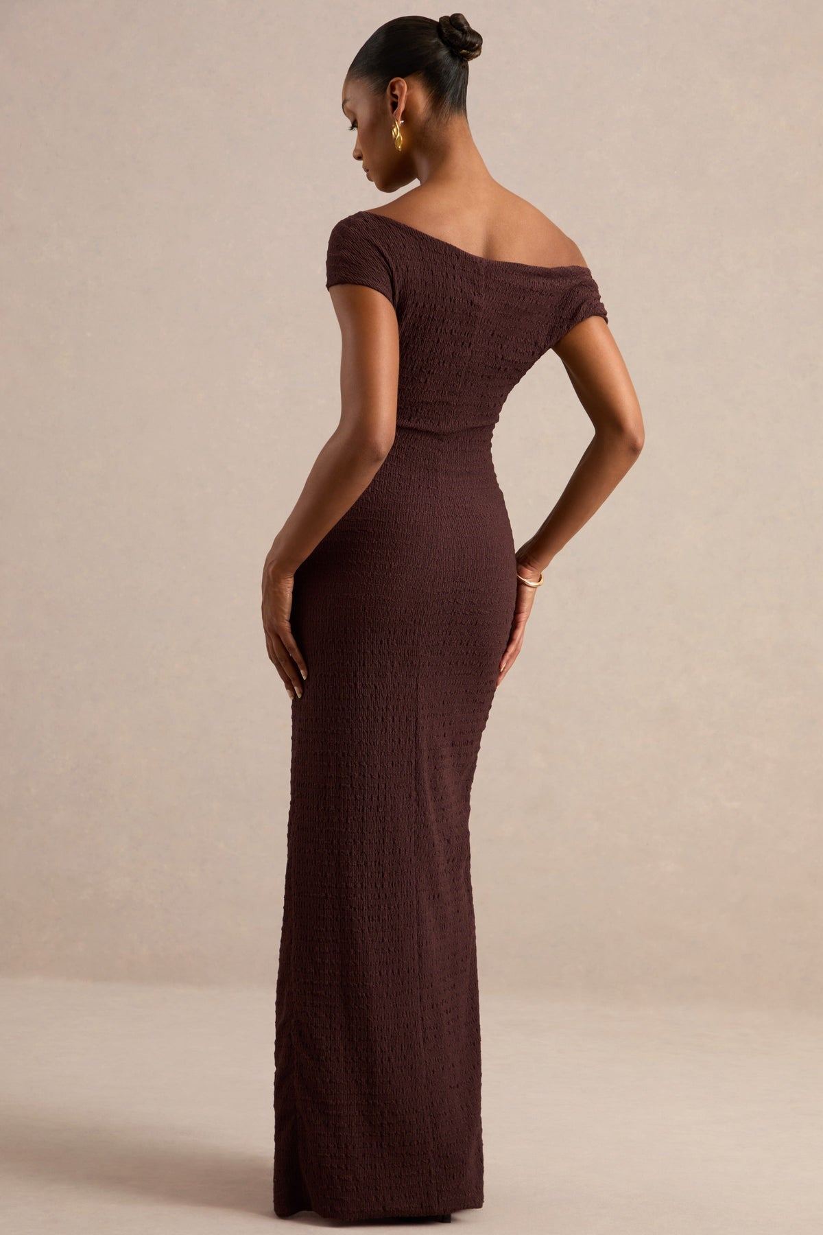 CL13843402206_ECM_HR_CL138434022_-_Aroa_Dark_Brown_Bardot-Neck_Maxi_Dress_With_Front_High_Split6