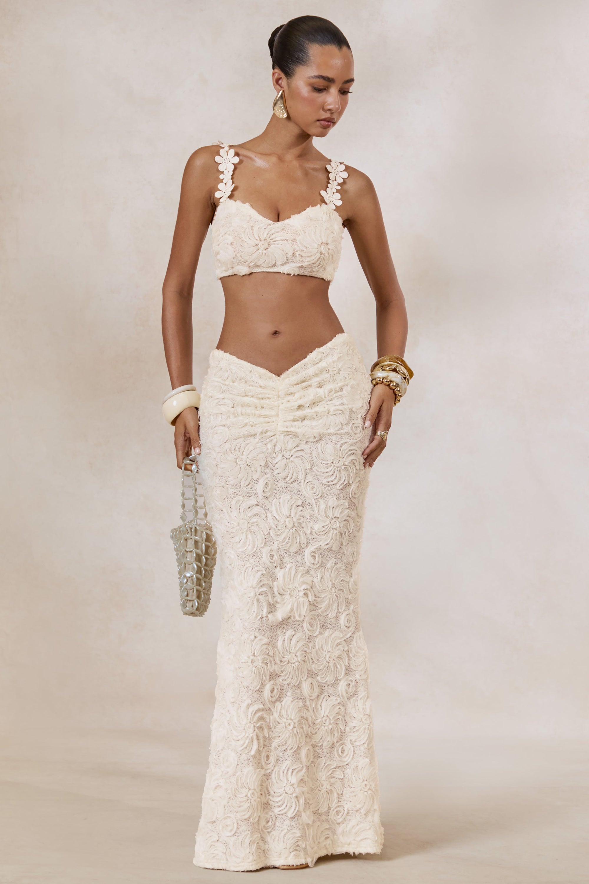 CL13847811008_ECM_HR_CL138478110---Arlina-_-White-Lace-Maternity-Maxi-Skirt-With-Gathered-Detailing-_-CL138477110---Arlina-_-White-Lace-Scoop-Neck-Maternity-Crop-Top-0