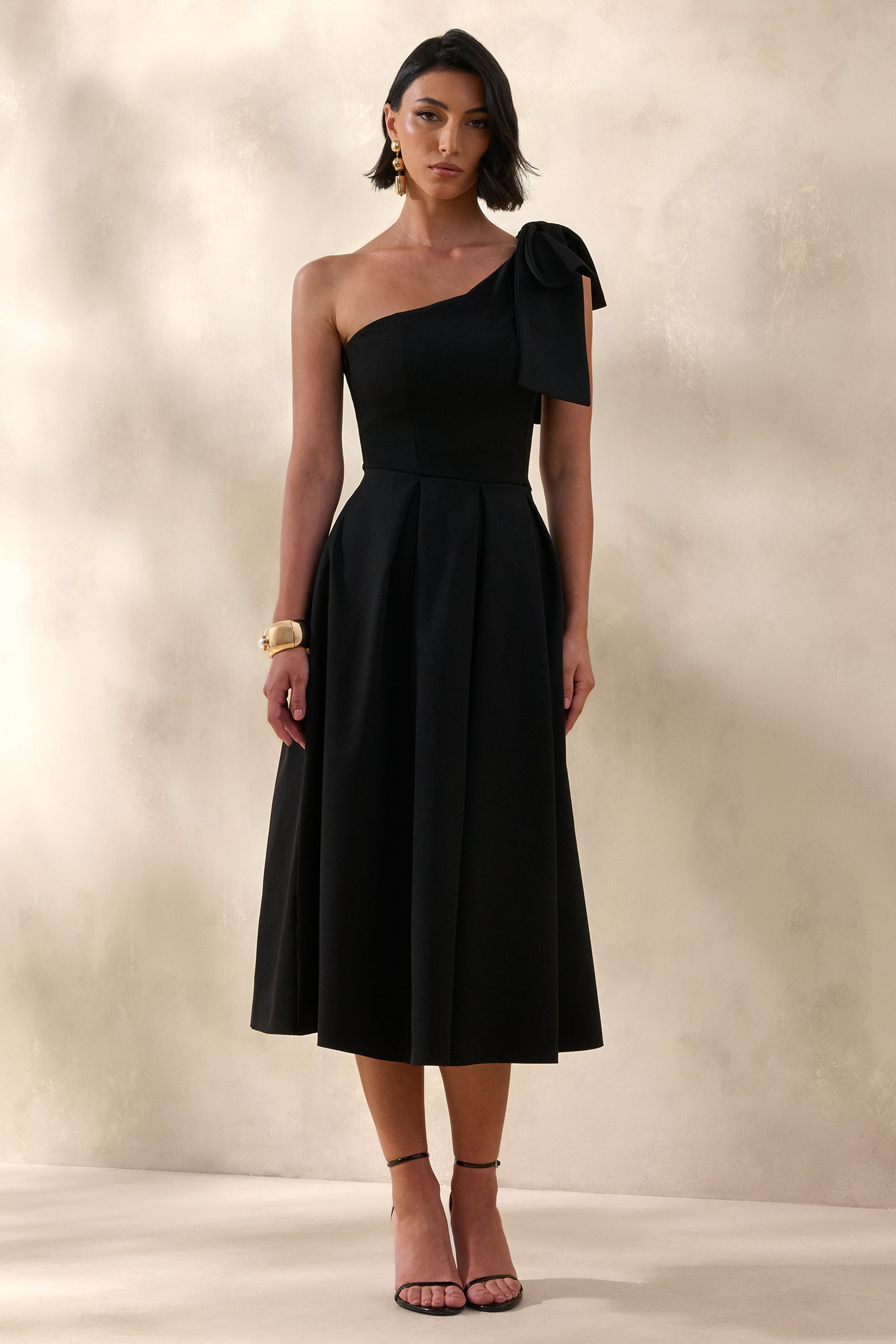 US 2 / BLACK