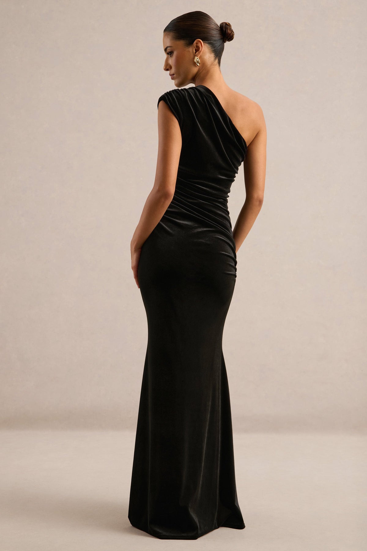CL13883700106_ECM_HR_CL138837001_-_Freya___Black_One_Shoulder_Maxi_Dress6