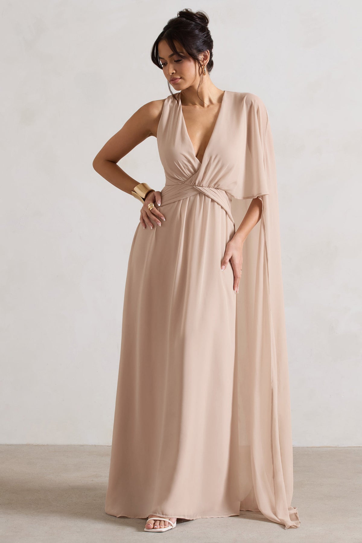 WB_CC_HR_CL129989059-FairytaleChampagnePlunge-NeckChiffonMaxiDressWithCapeSleeve1
