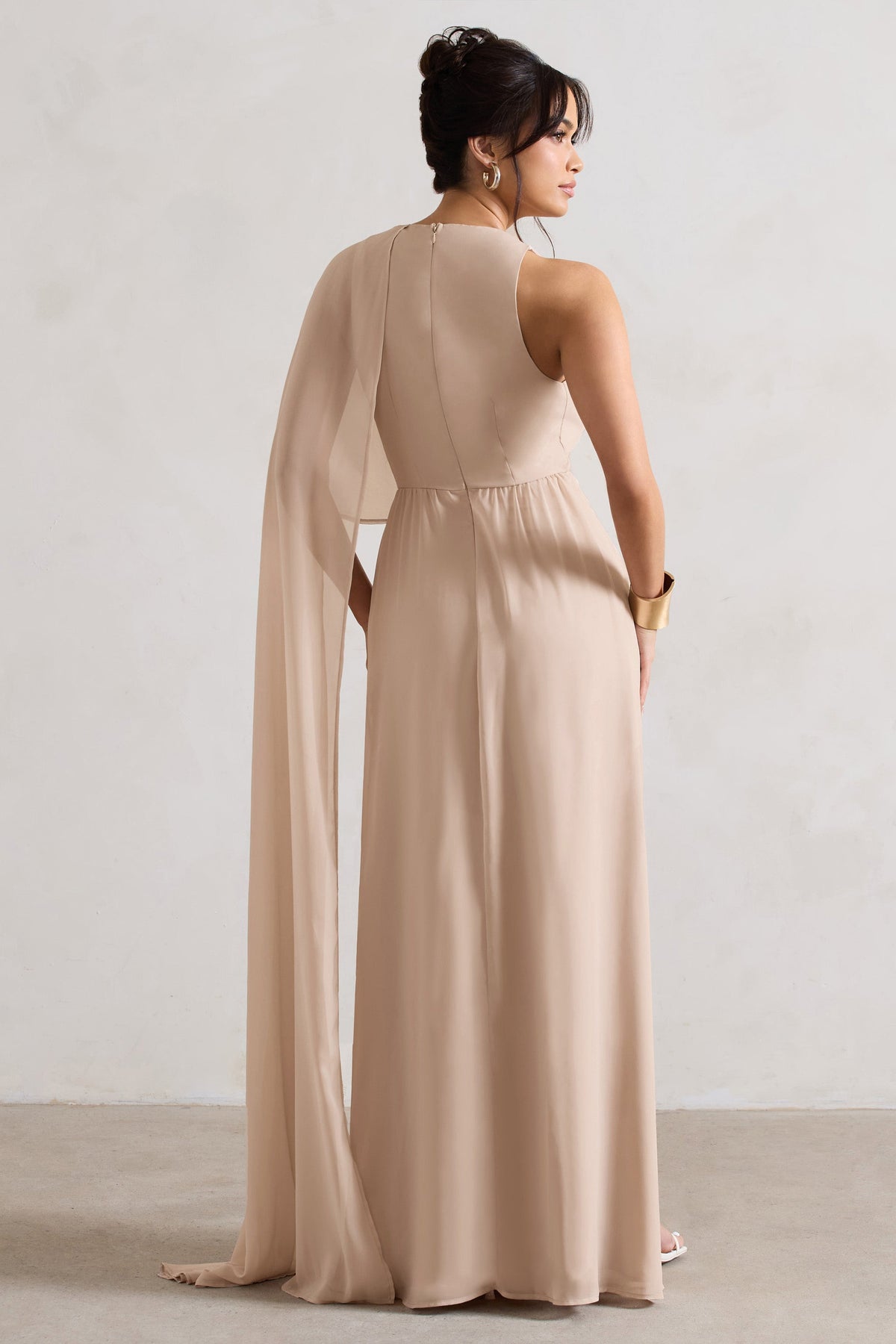 WB_CC_HR_CL129989059-FairytaleChampagnePlunge-NeckChiffonMaxiDressWithCapeSleeve8