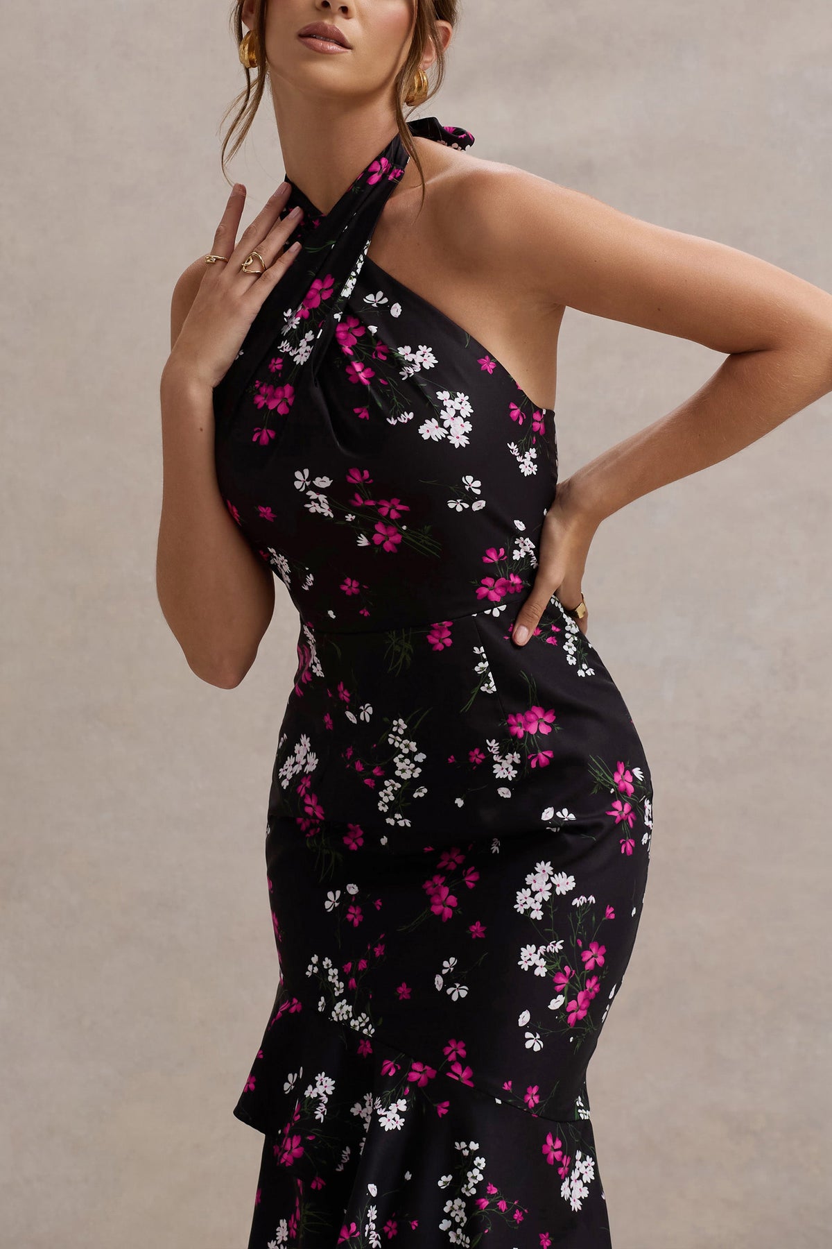 Melodia Black Ditsy Floral Print Satin Halter-Neck Ruffled Maxi Dres Club L London - USA Melodia Black Ditsy Floral Print Satin Halter-Neck Ruffled Maxi Dres Club L London - USA