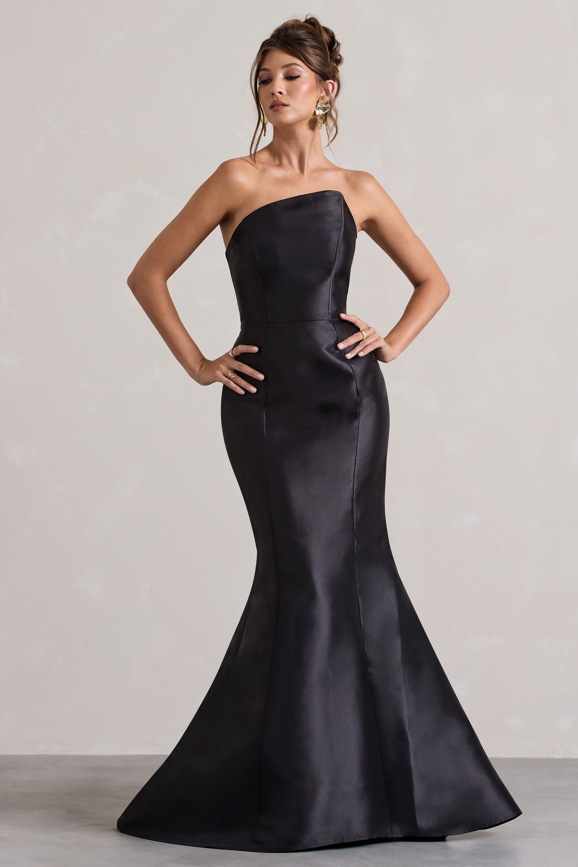 US 2 / BLACK