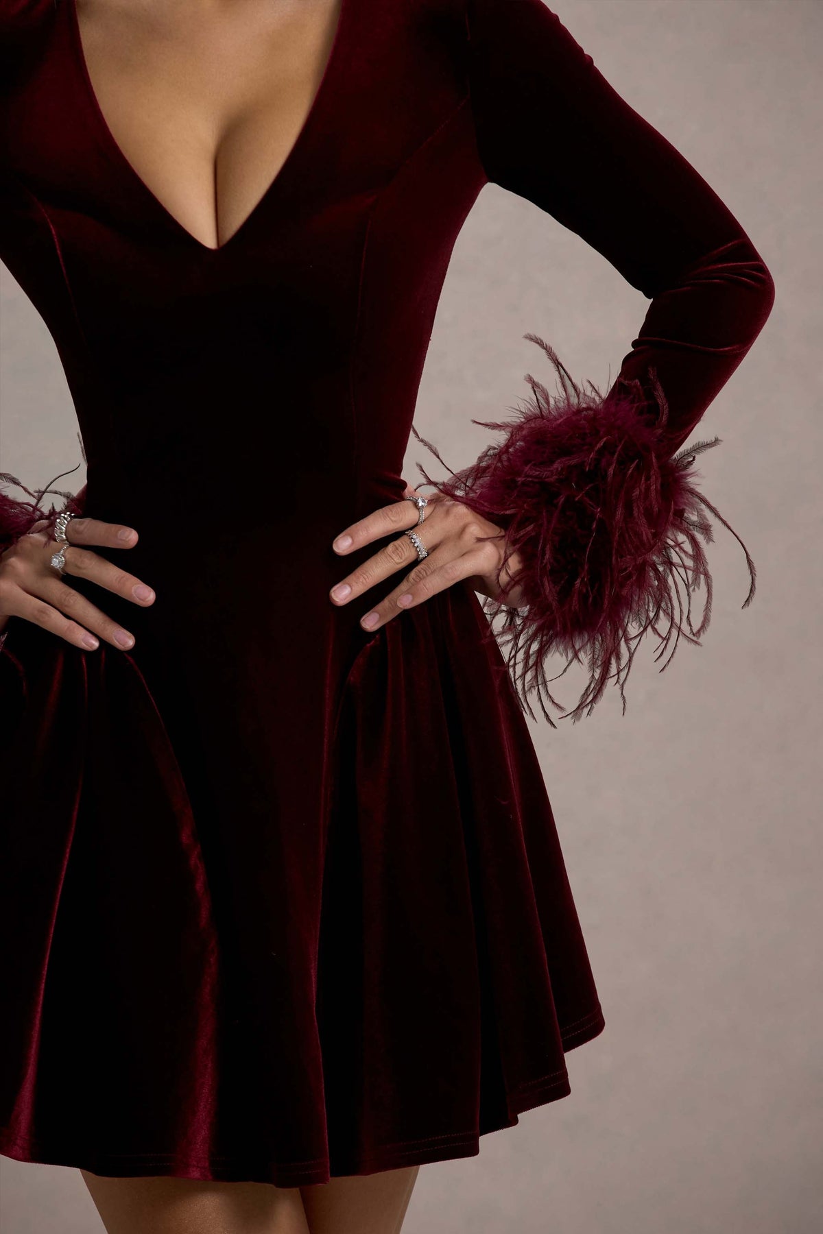 Pasilla Port Velvet Plunge-Neck Feather Trim Mini Dress Club L London - USA Pasilla Port Velvet Plunge-Neck Feather Trim Mini Dress Club L London - USA