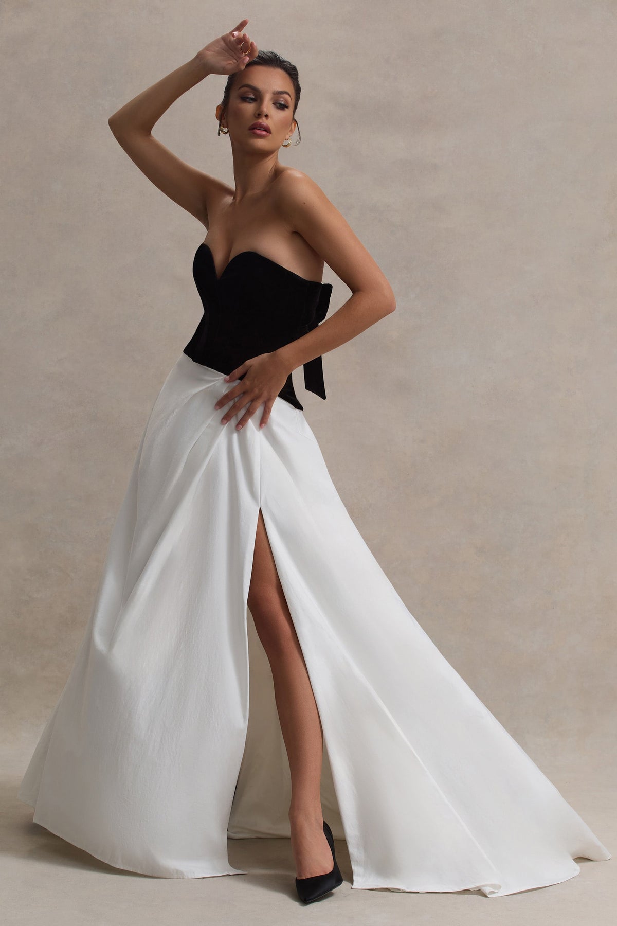 Lucienne | Black & Cream Sweetheart Corset Split Maxi Dress - UK 8 Black and Cream Lucienne | Black & Cream Sweetheart Corset Split Maxi Dress - UK 8 Black and Cream