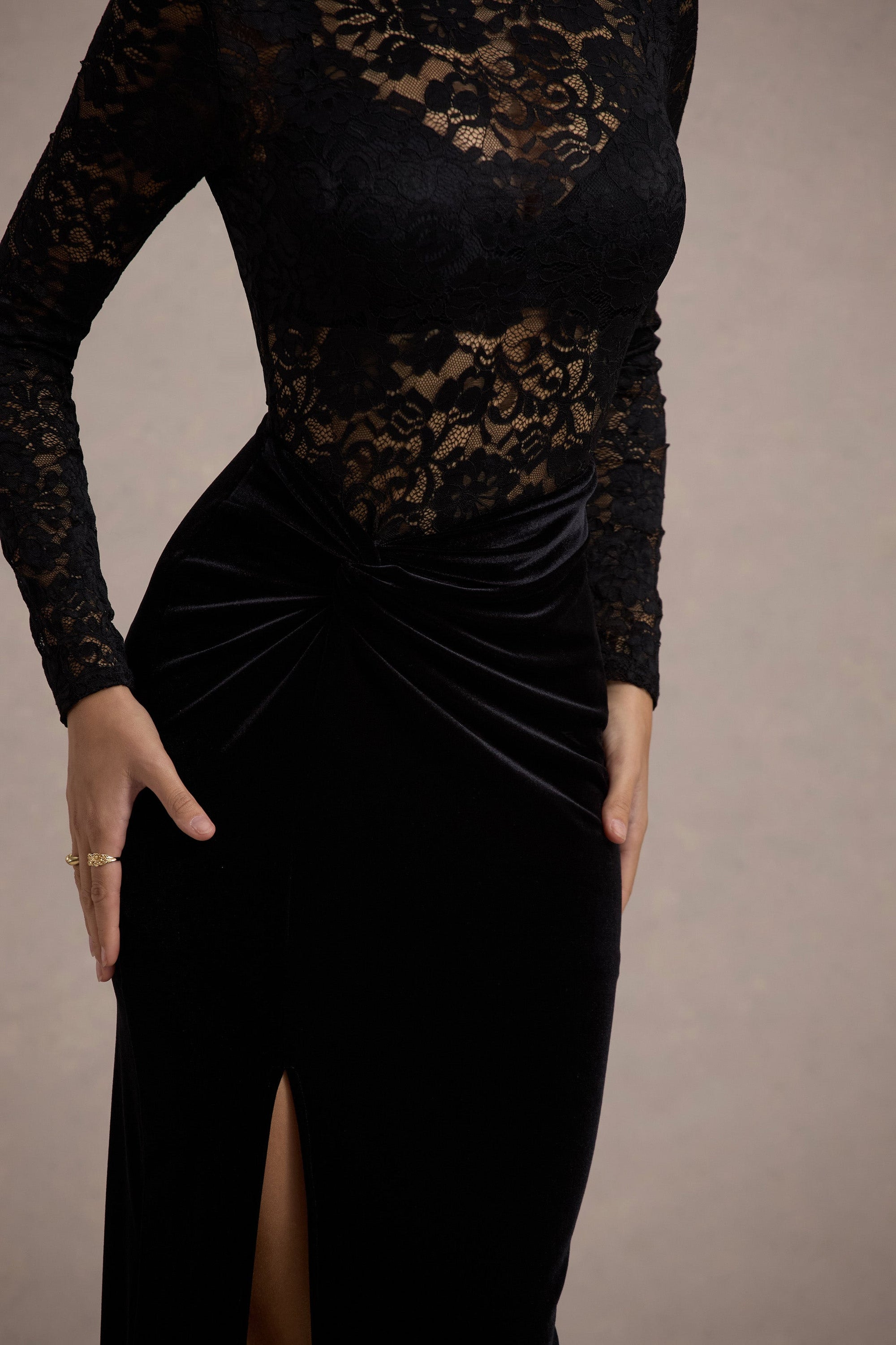 Loving Look | Black Lace Long-Sleeve Twisted Split Maxi Dress – Club L London