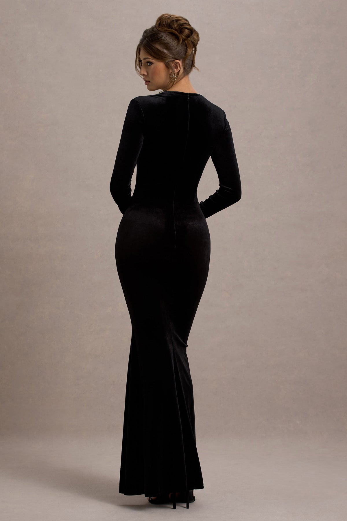 Morana Black Velvet Square-Neck Long-Sleeve Maxi Dress Club L London - USA Morana Black Velvet Square-Neck Long-Sleeve Maxi Dress Club L London - USA