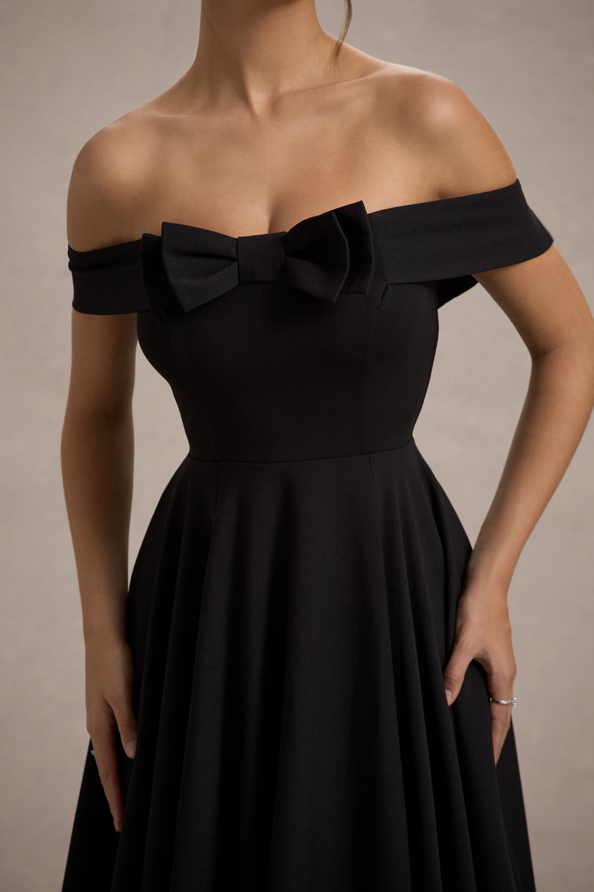 Calliopia |Vestido Midi Negro con escote  Bardot con Lazo y Falda Puffball