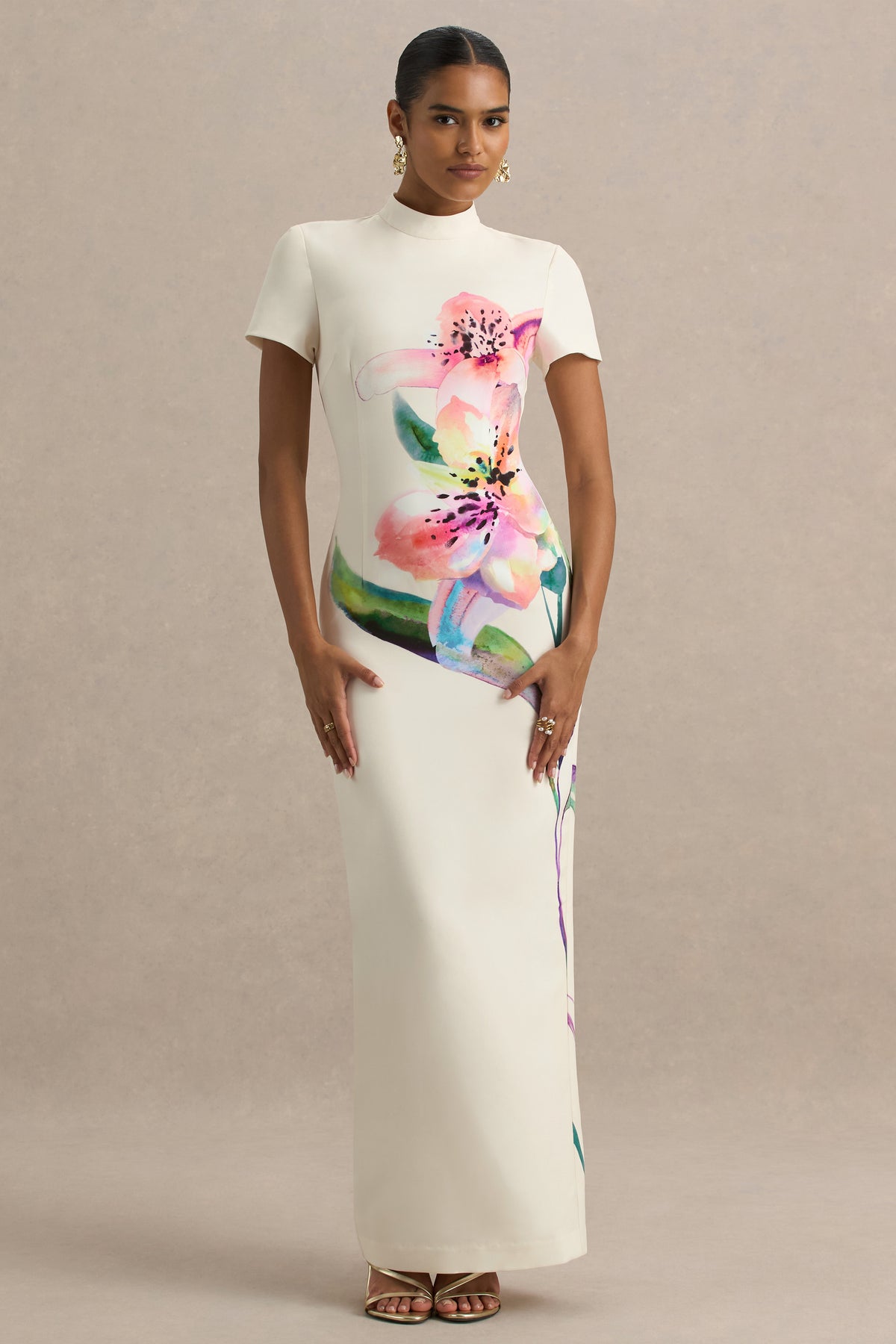 Hessie White Lily Print High-Neck Maxi Dress Club L London - USA Hessie White Lily Print High-Neck Maxi Dress Club L London - USA