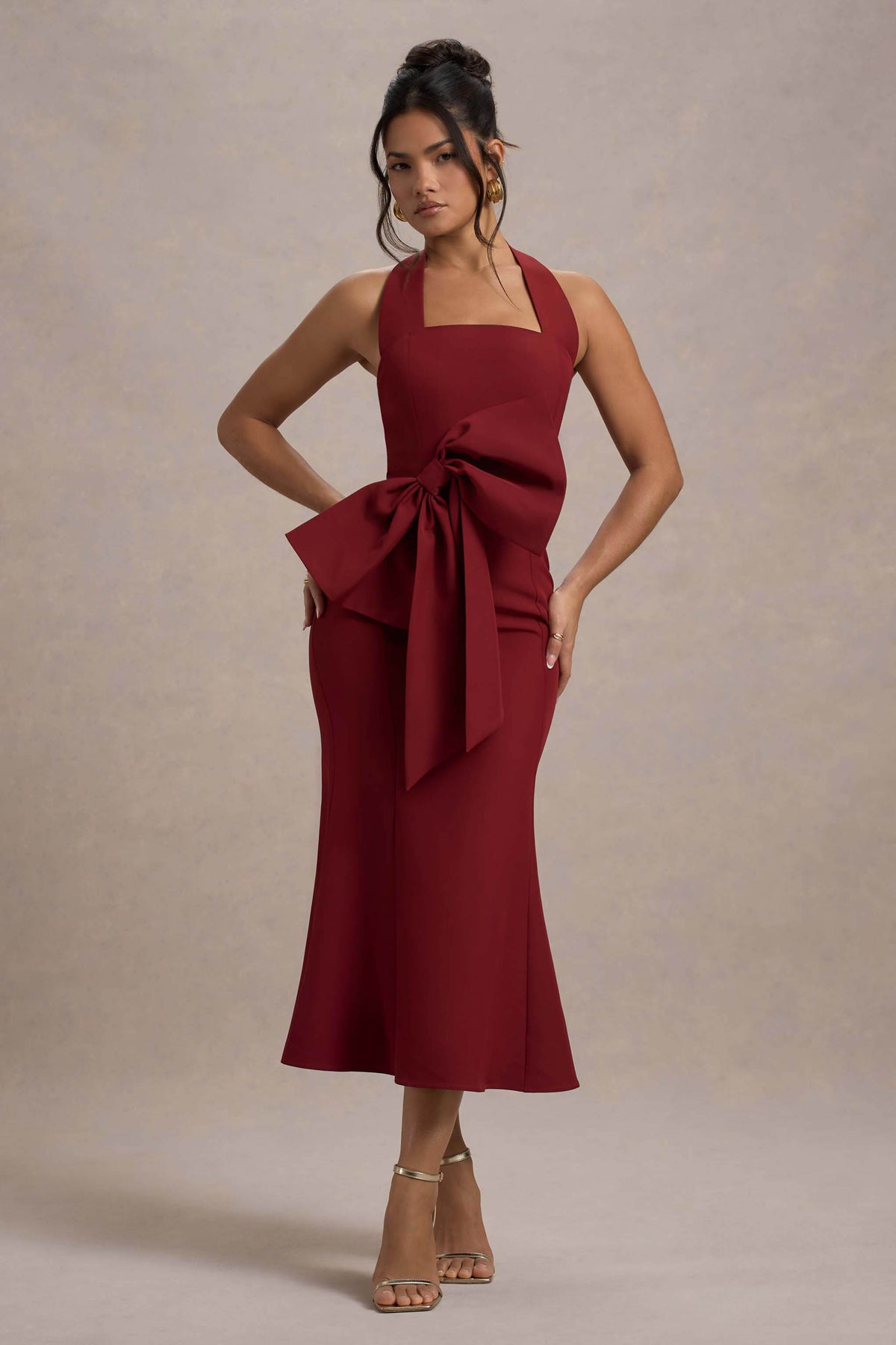 Aman Berry Halter-Neck Midi Dress With Oversized Bow Club L London - USA Aman Berry Halter-Neck Midi Dress With Oversized Bow Club L London - USA