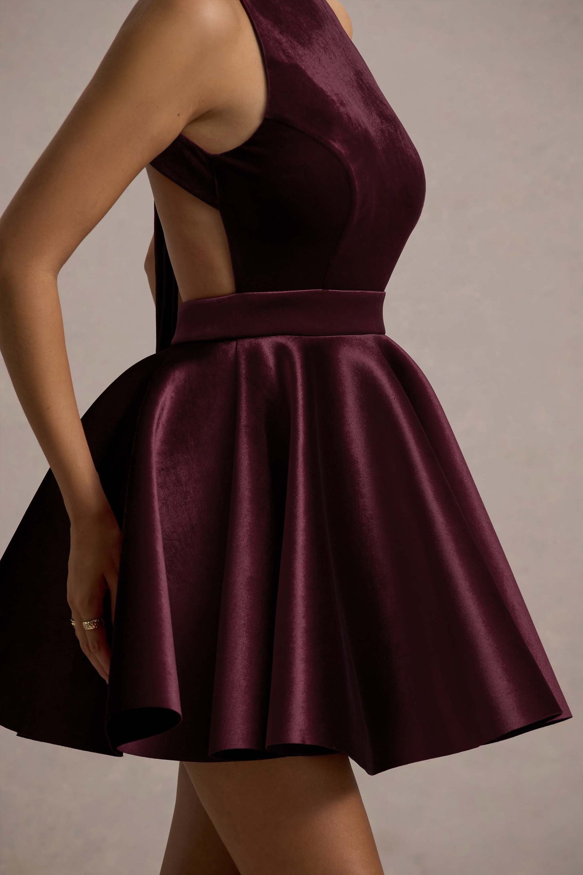 Mackie | PORT Velvet Sleeveless Skater Mini Dress - UK 14 PORT Mackie | PORT Velvet Sleeveless Skater Mini Dress - UK 14 PORT