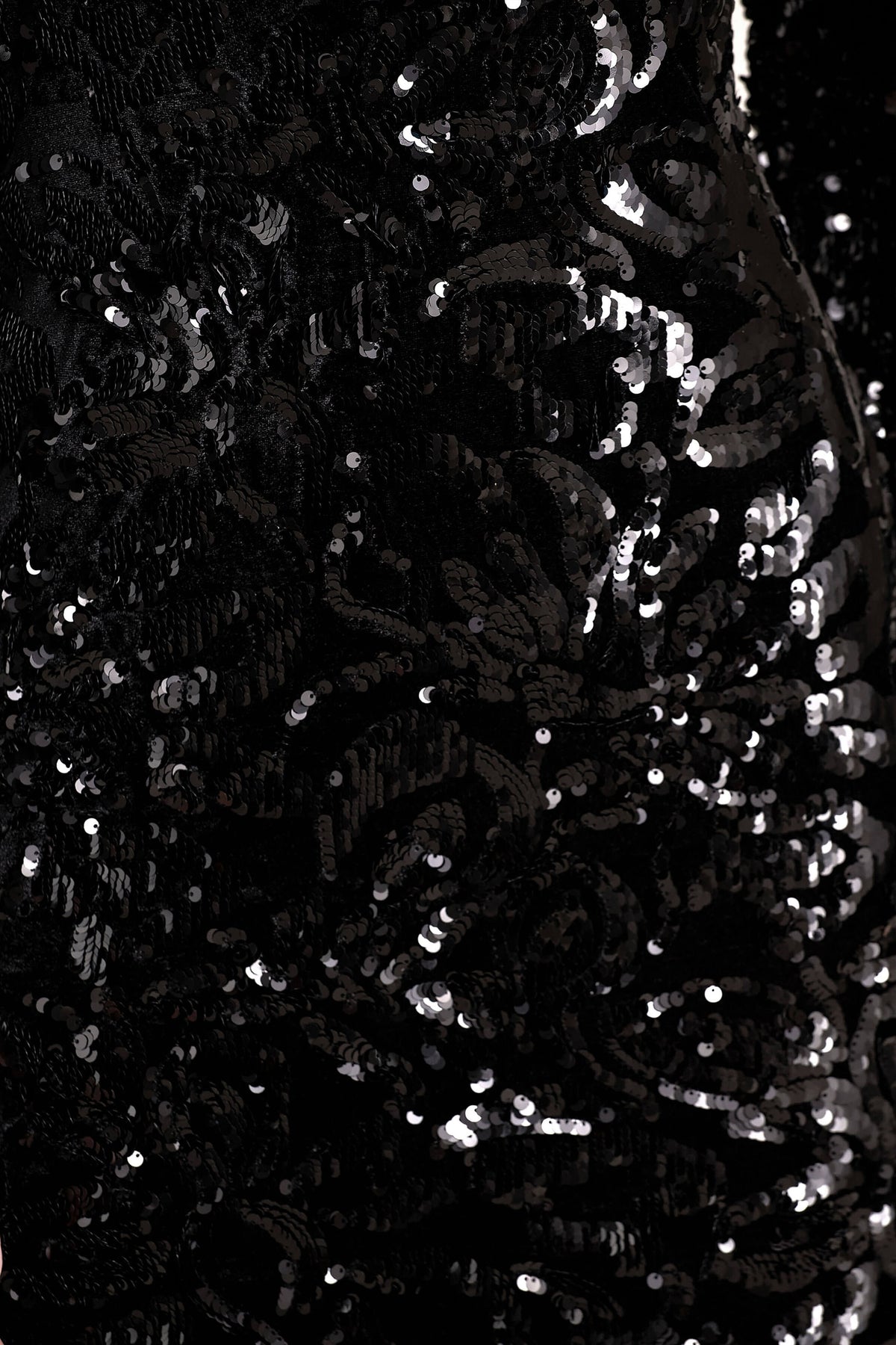 Ritz | Black Sequin Plunge-Neck Mini Dress With Long Sleeves - UK 6 Black Ritz | Black Sequin Plunge-Neck Mini Dress With Long Sleeves - UK 6 Black