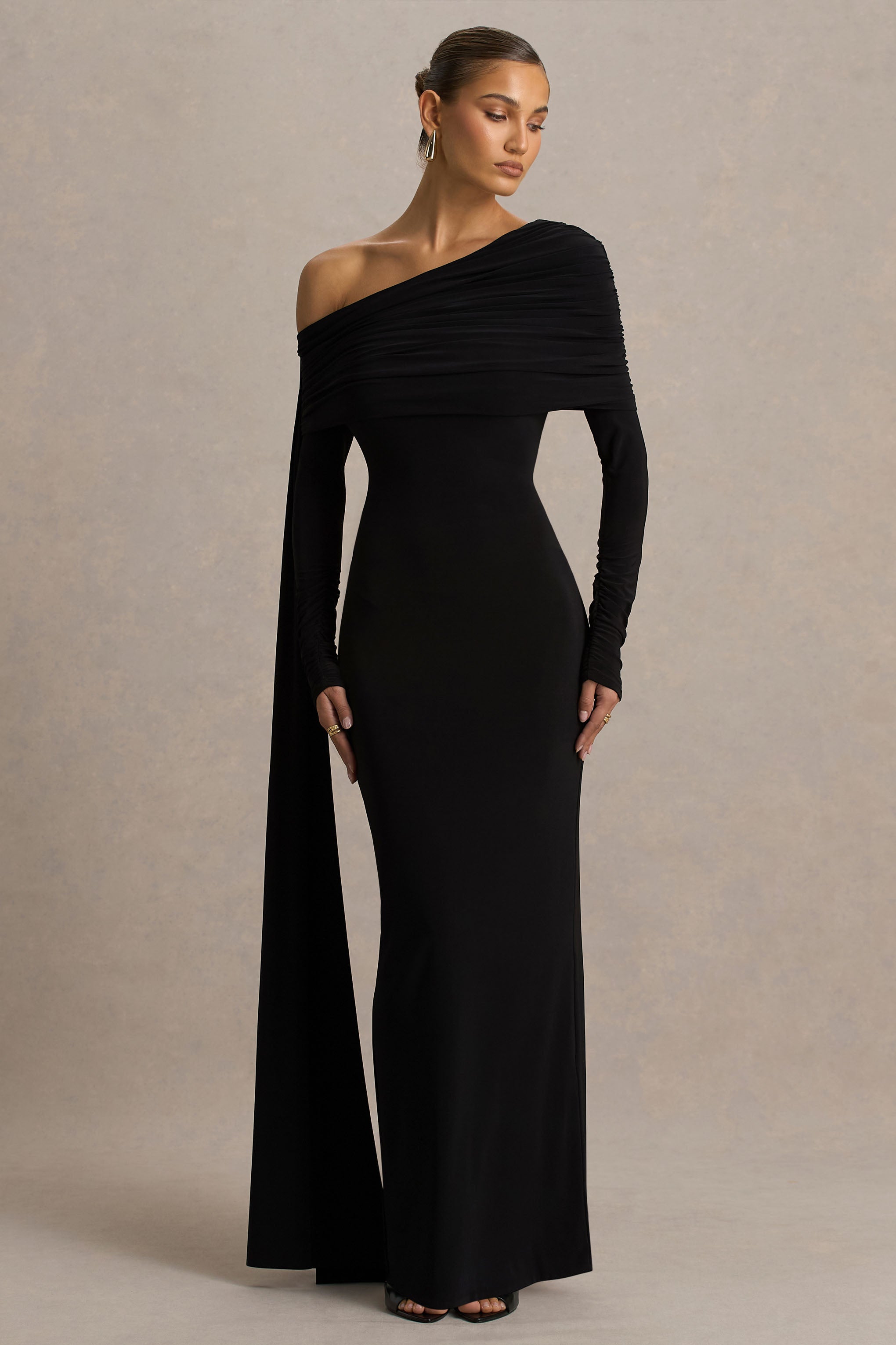 Oodeco バラクラバBlack LEX CFN MALIK 着用 Octavia | Black Bardot-Neck Maxi Dress With Cape And Ruched