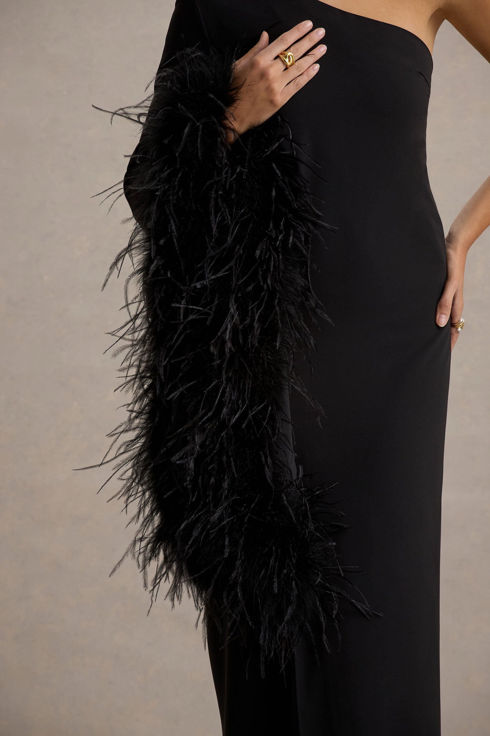 US 2 / BLACK