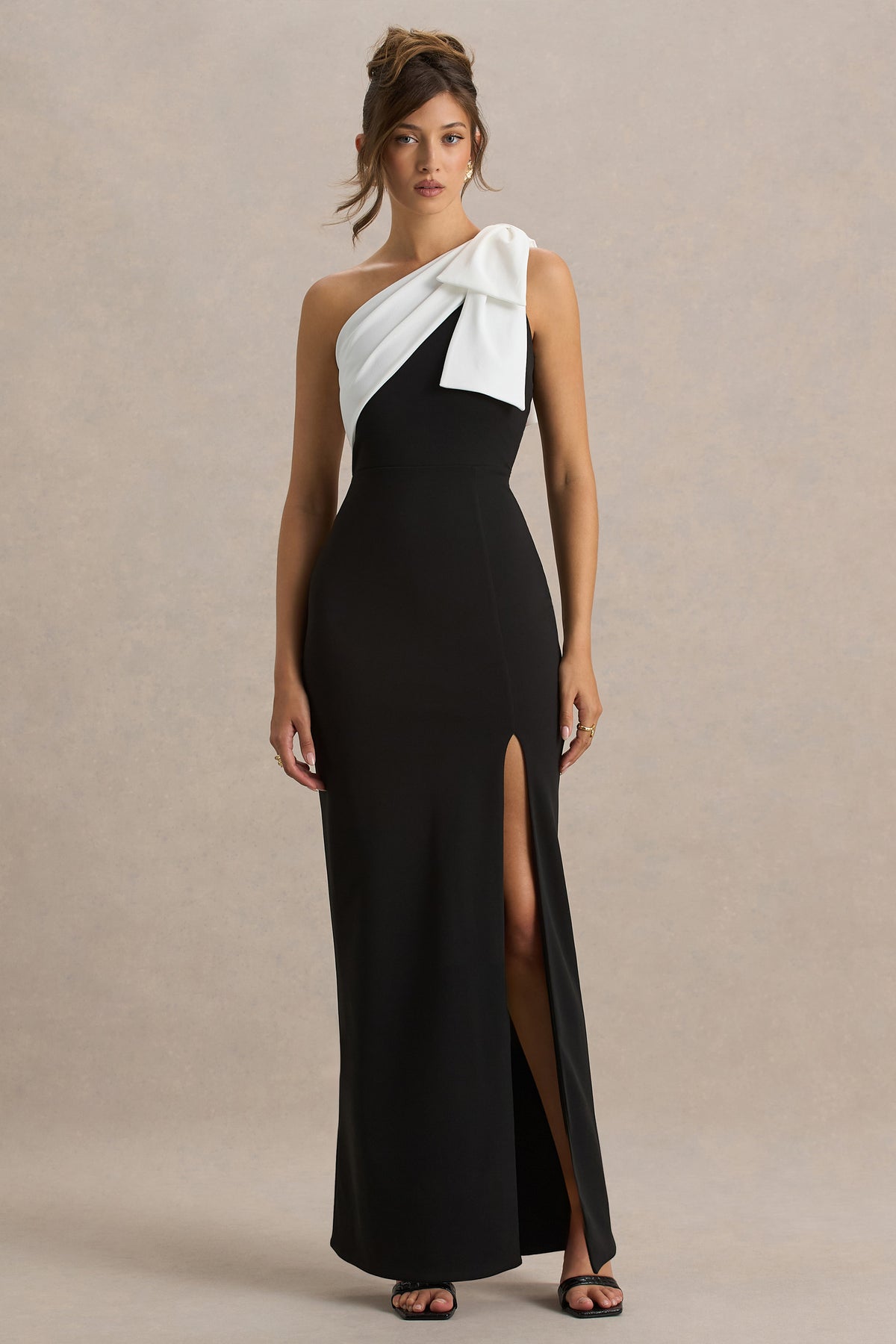 Kiri Black & White One-Shoulder Bow Maxi Dress Club L London - USA Kiri Black & White One-Shoulder Bow Maxi Dress Club L London - USA