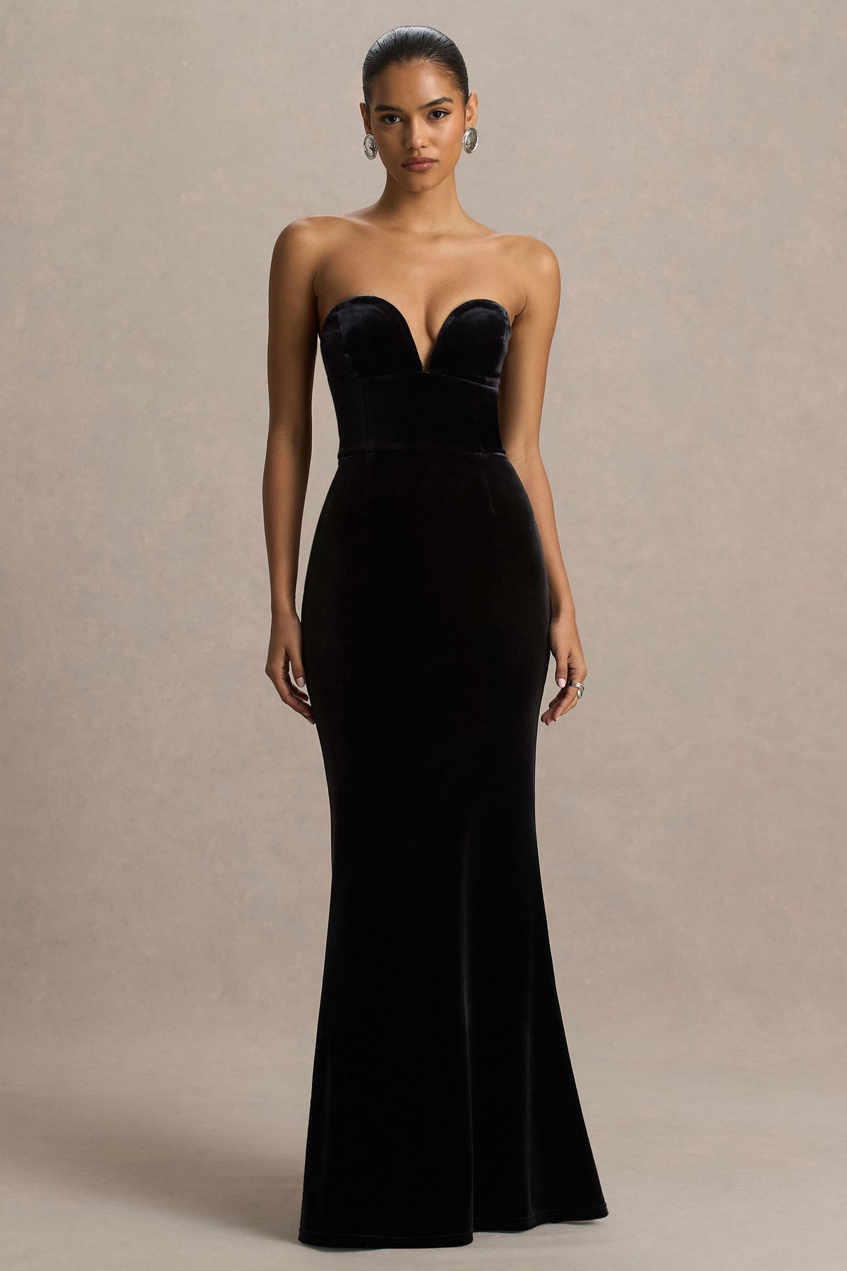 Yolanda | Black Velvet Sweetheart-Neck Maxi Dress - UK 10 Black Yolanda | Black Velvet Sweetheart-Neck Maxi Dress - UK 10 Black