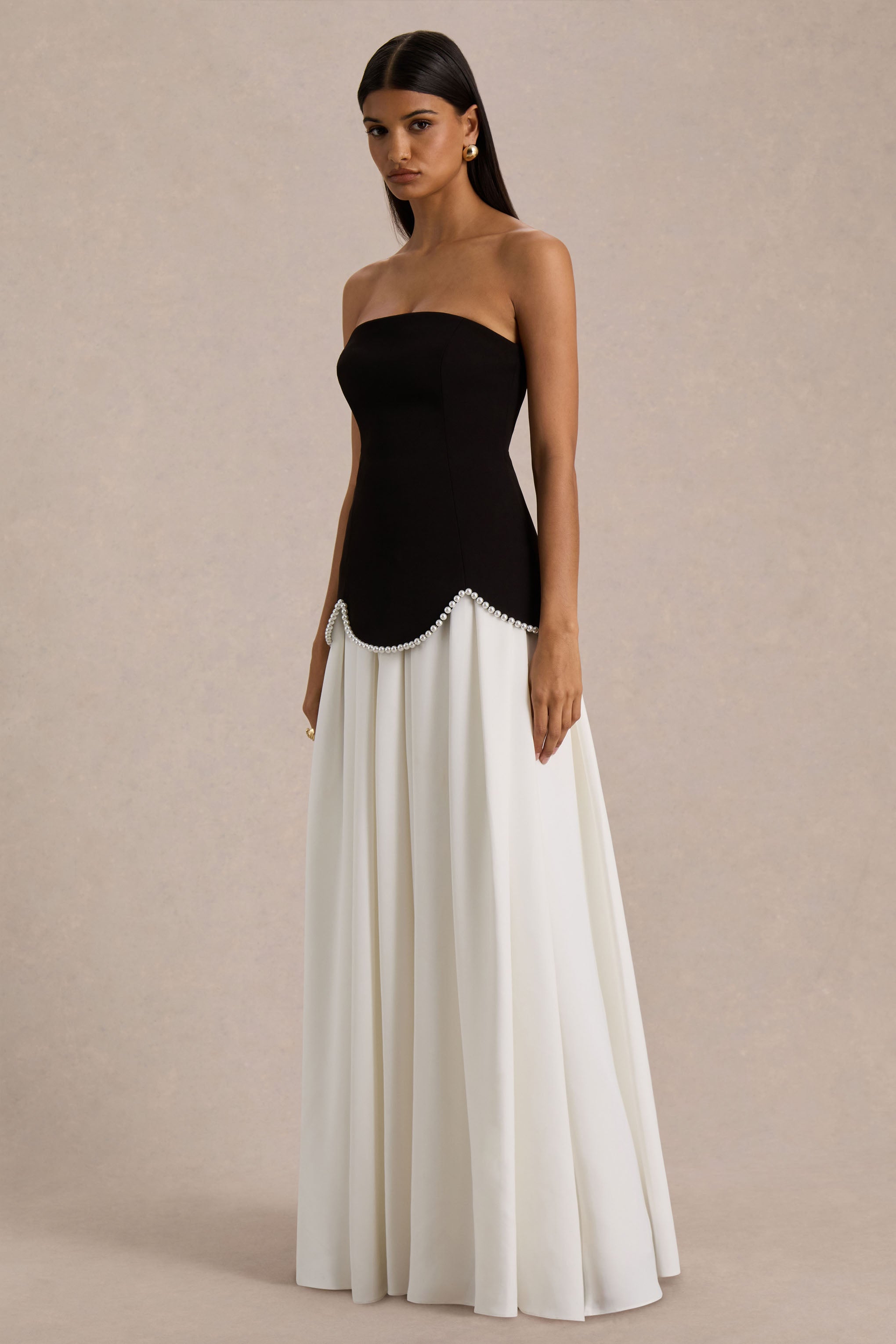 Wendy | Black And White Maxi Dress With Drop-Waist And Pearl