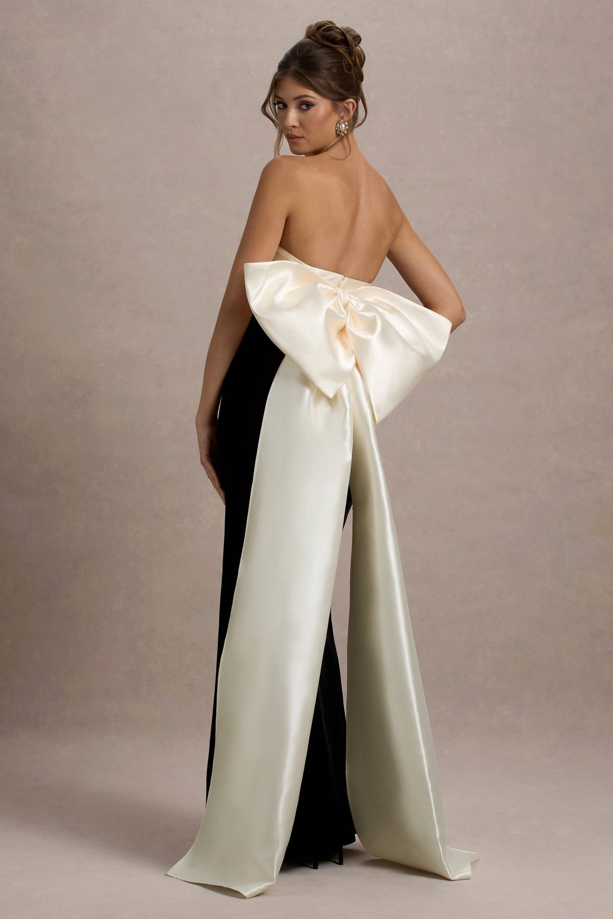 Take A Bow | Black & Cream Velvet Strapless Maxi Dress With Oversized Bow - UK 10 Black AND Cream Take A Bow | Black & Cream Velvet Strapless Maxi Dress With Oversized Bow - UK 10 Black AND Cream