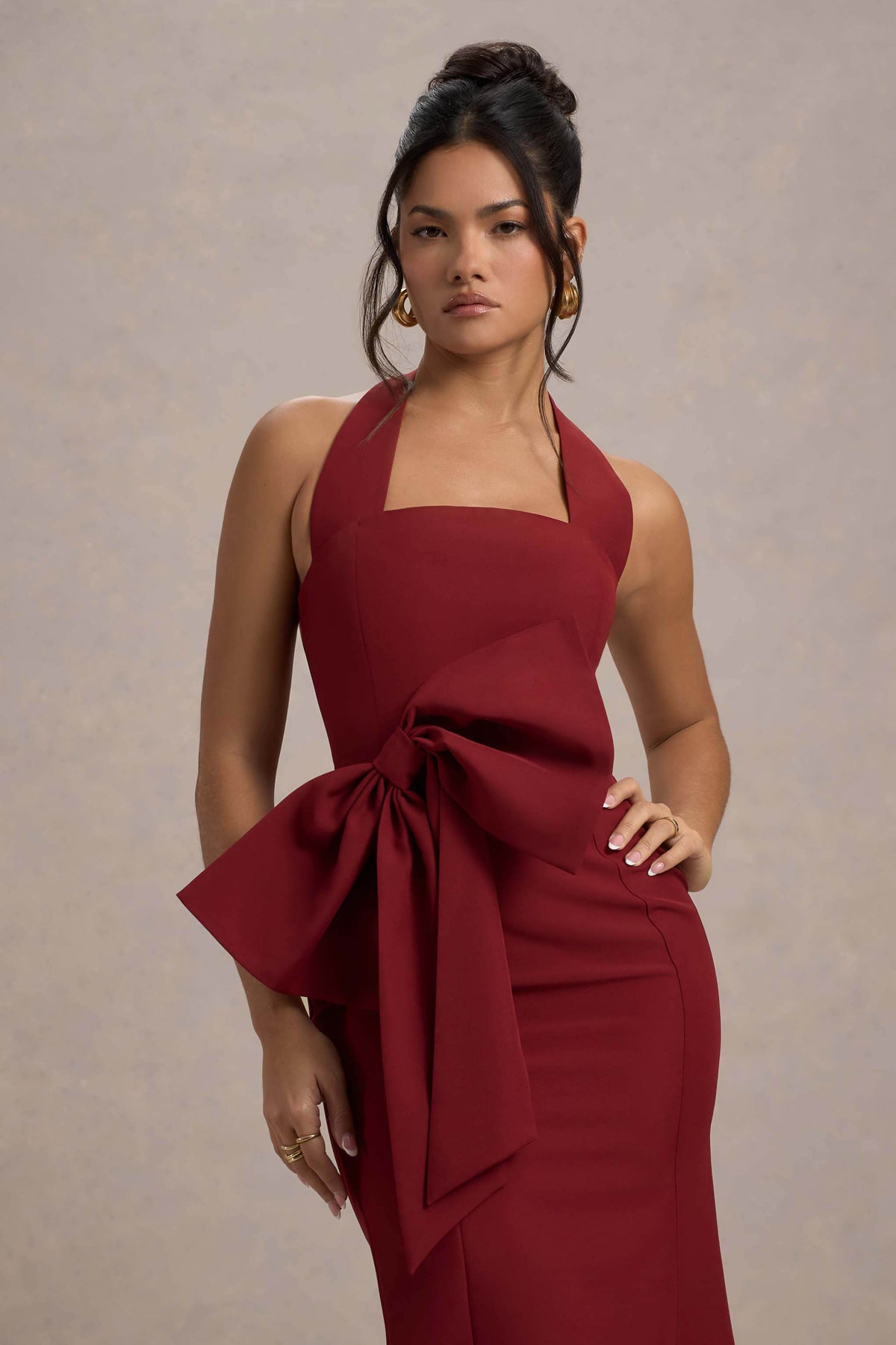 Aman Berry Halter-Neck Midi Dress With Oversized Bow Club L London - USA Aman Berry Halter-Neck Midi Dress With Oversized Bow Club L London - USA